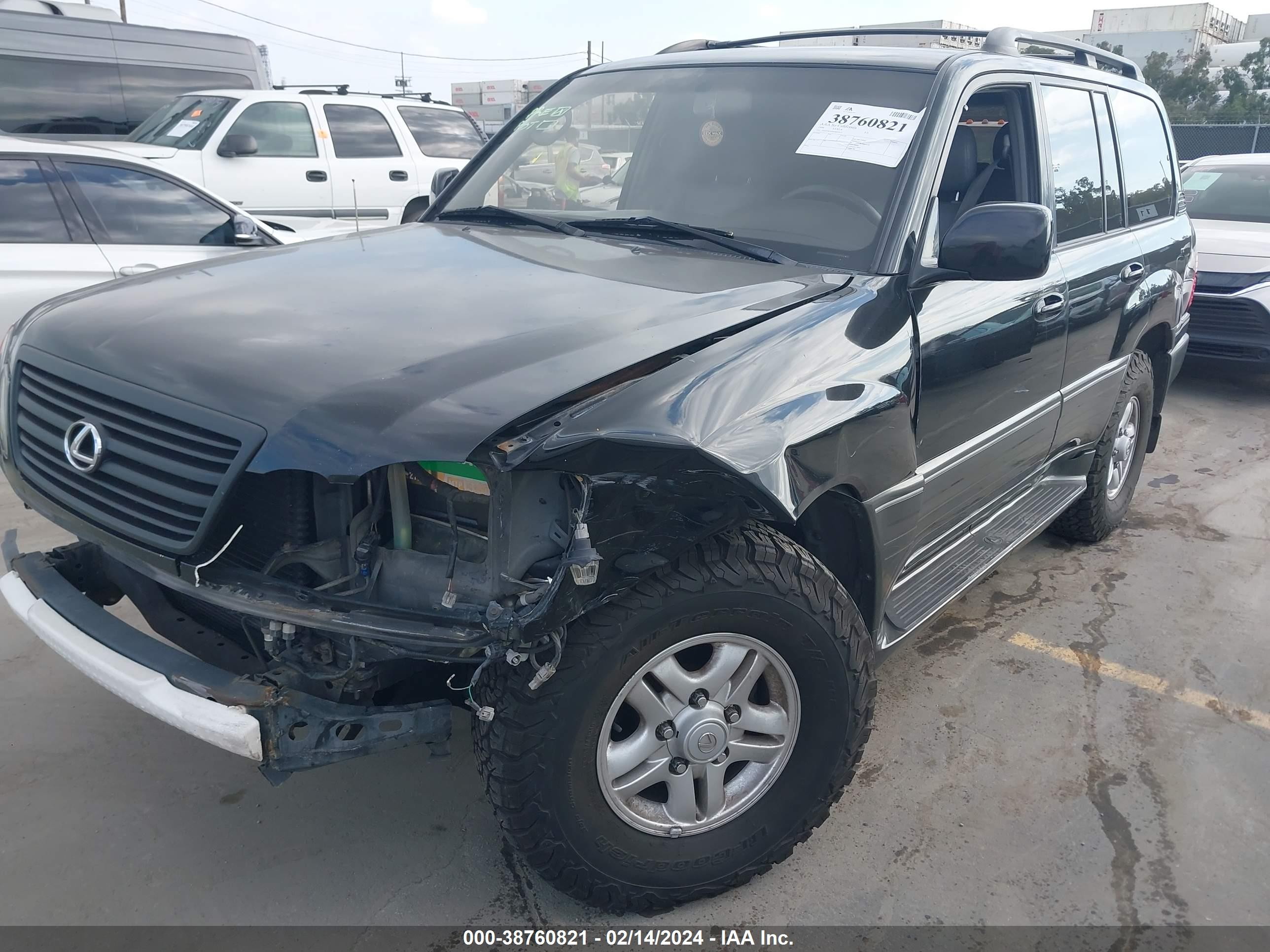 Photo 1 VIN: JT6HT00W8W0015327 - LEXUS LX 