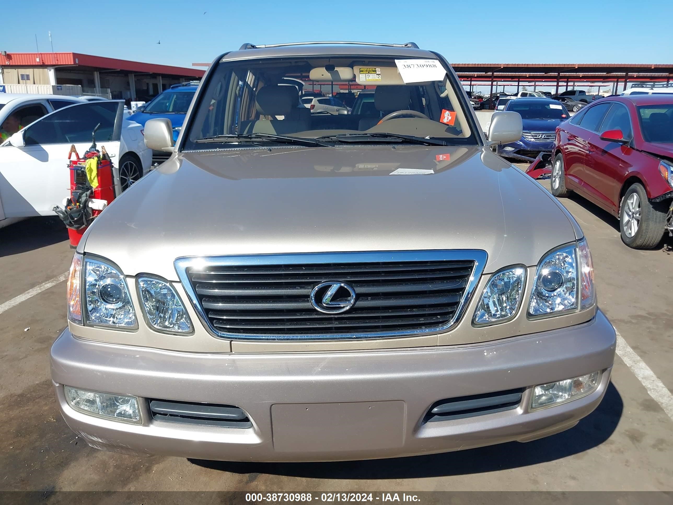 Photo 11 VIN: JT6HT00W8Y0082707 - LEXUS LX 