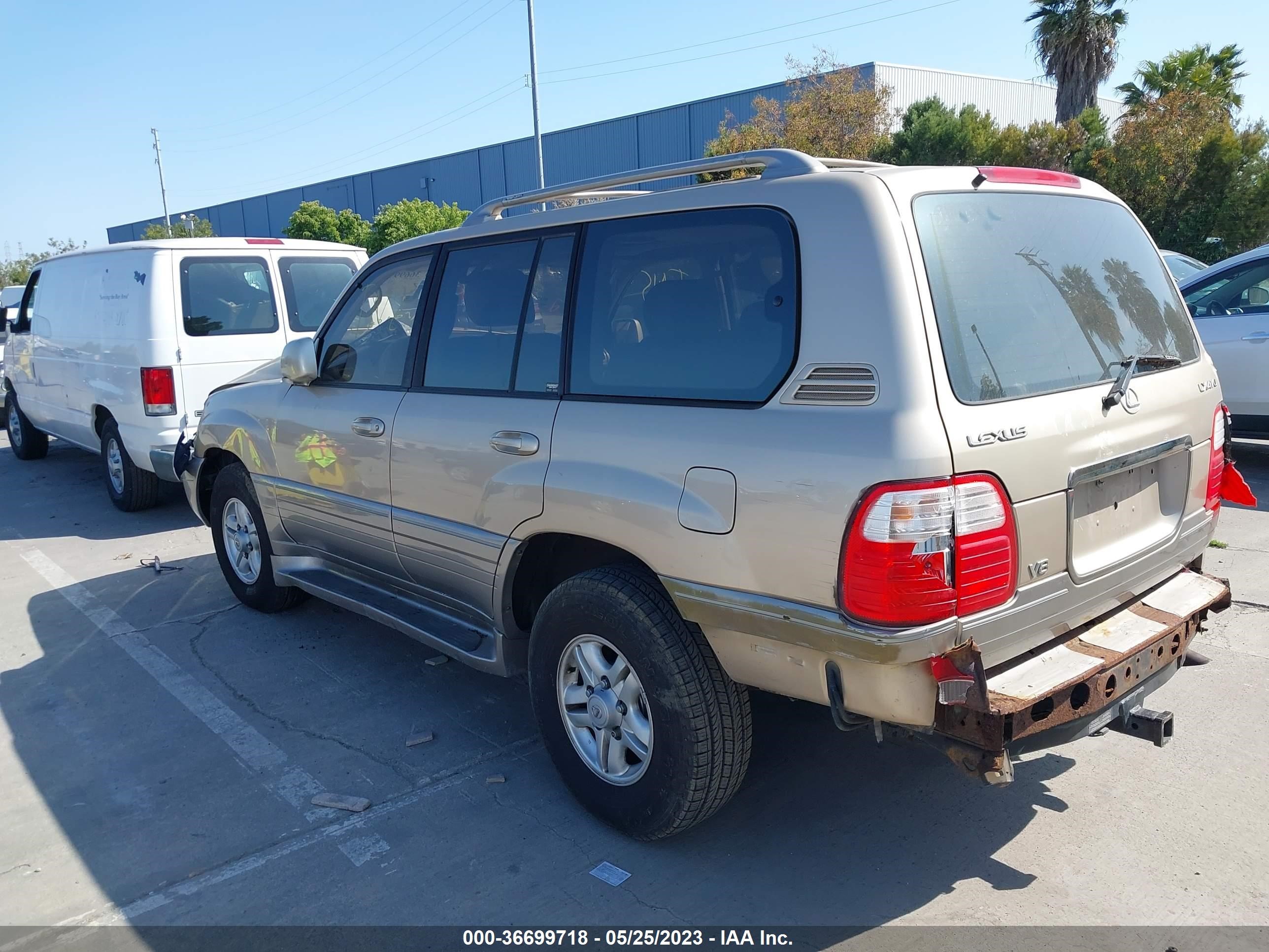 Photo 2 VIN: JT6HT00WXX0029036 - LEXUS LX 