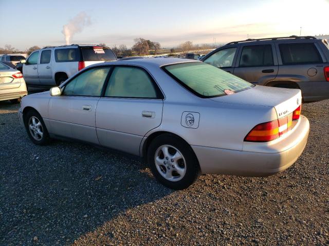 Photo 1 VIN: JT8BF22G0V0005637 - LEXUS ES300 