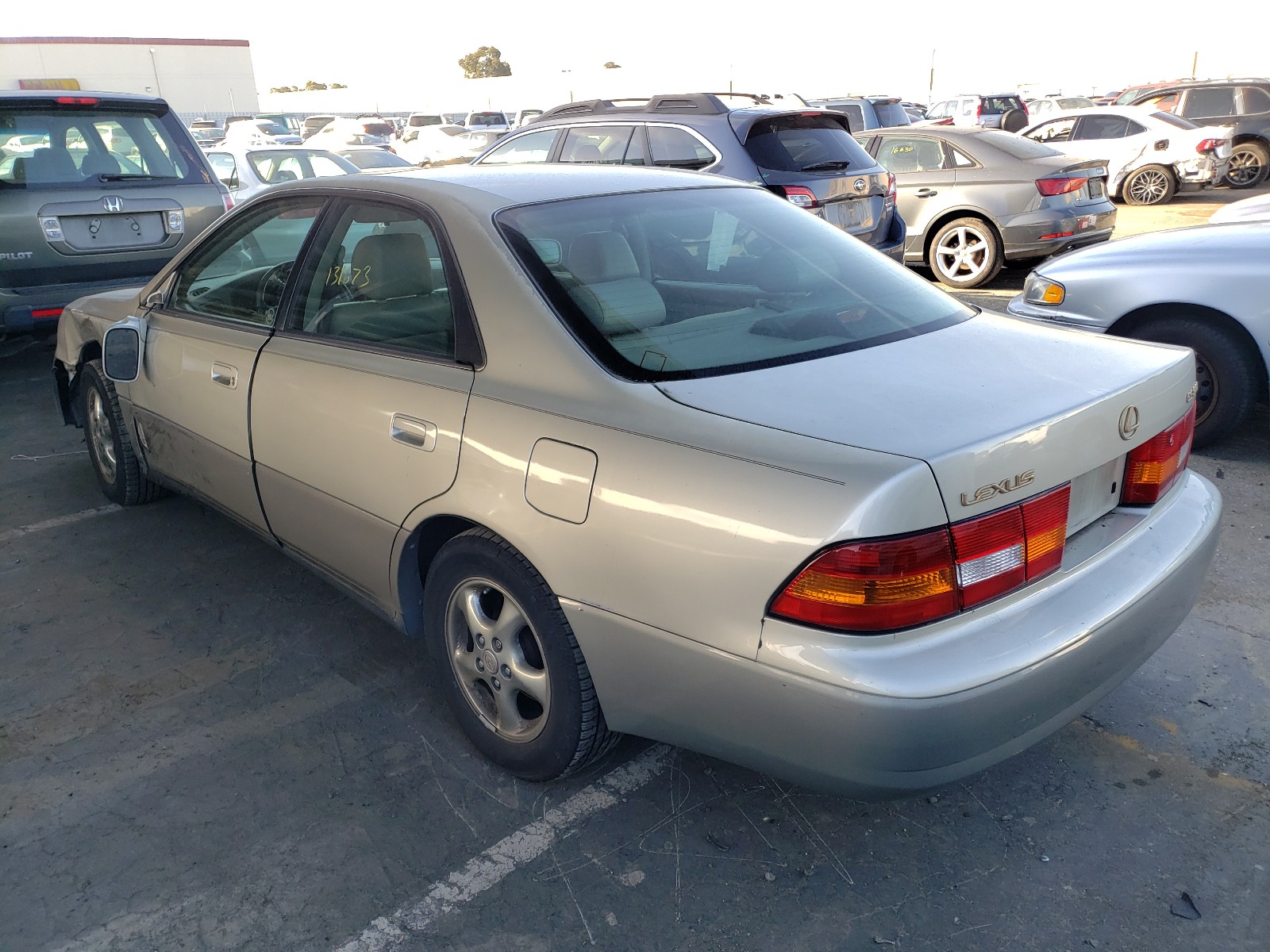 Photo 2 VIN: JT8BF22G0V0038623 - LEXUS ES 300 