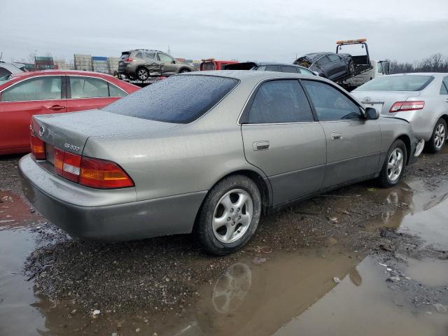 Photo 2 VIN: JT8BF22G1V0027985 - LEXUS ES300 