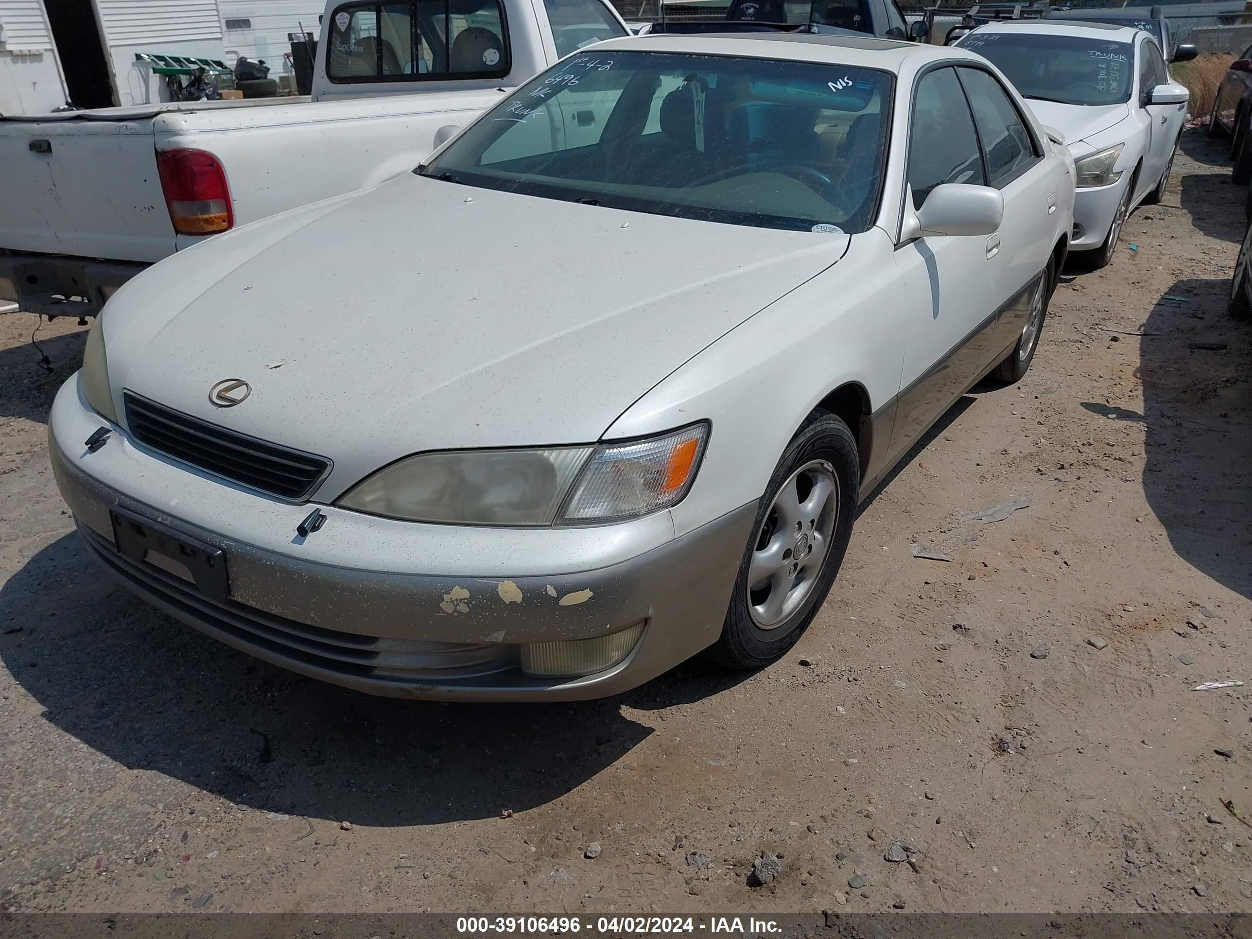 Photo 1 VIN: JT8BF22G1V0077723 - LEXUS ES 