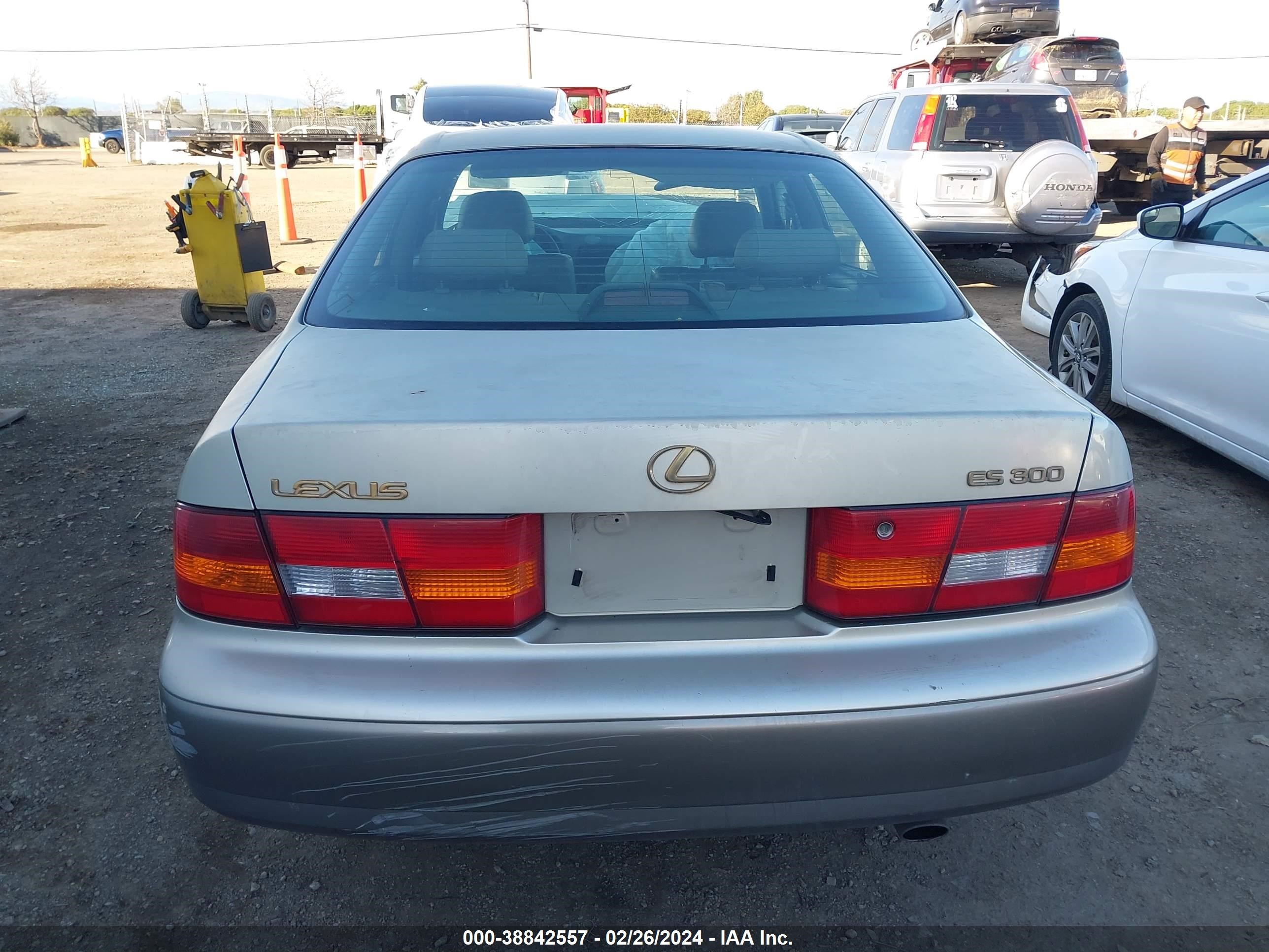 Photo 15 VIN: JT8BF22G3V0045064 - LEXUS ES 