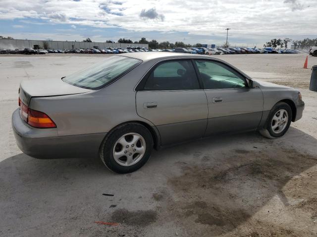 Photo 2 VIN: JT8BF22G6V0032969 - LEXUS ES300 