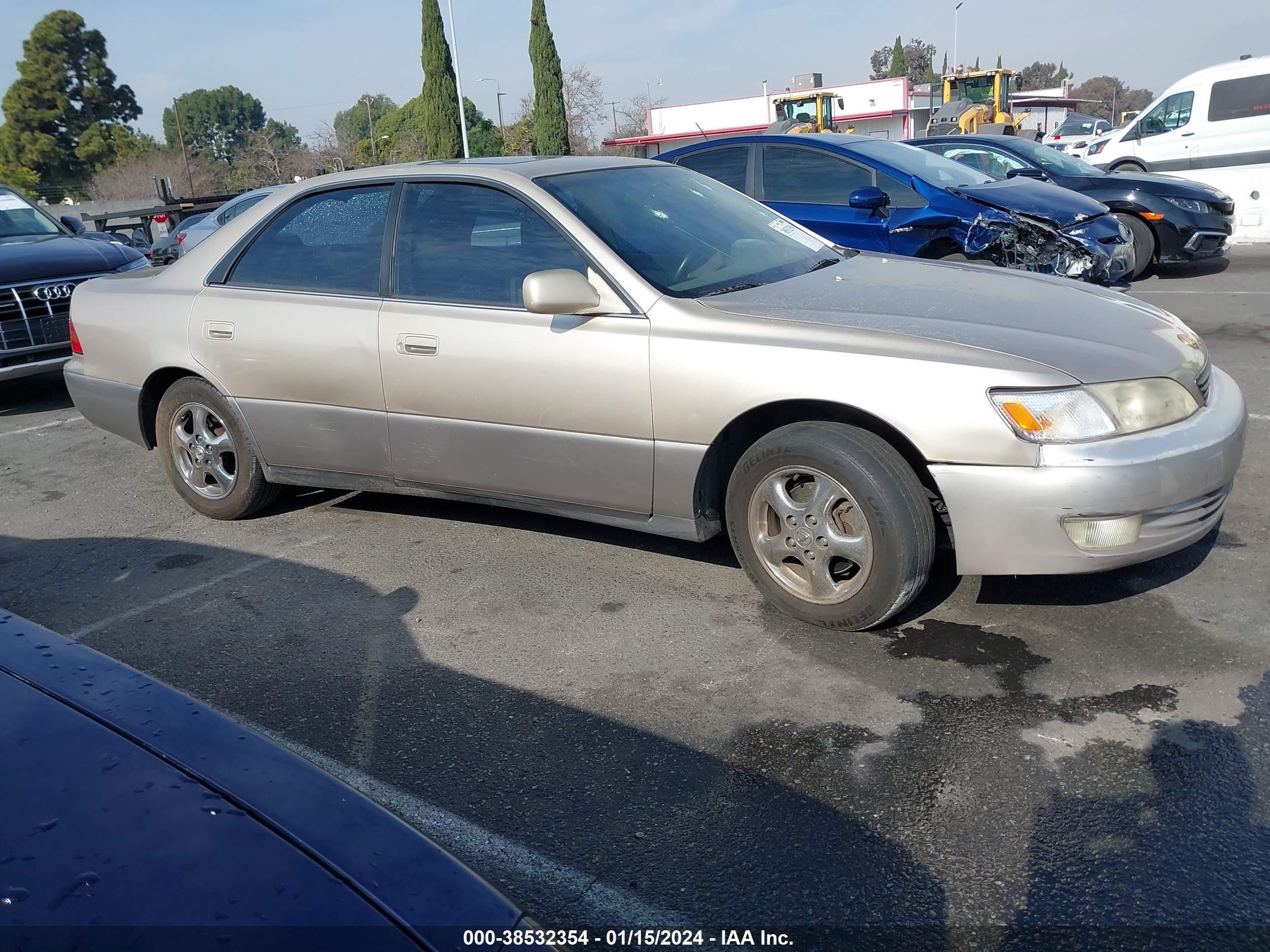 Photo 11 VIN: JT8BF22GXV0036443 - LEXUS ES 