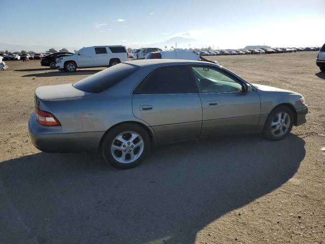 Photo 2 VIN: JT8BF28G0Y5101024 - LEXUS ES300 