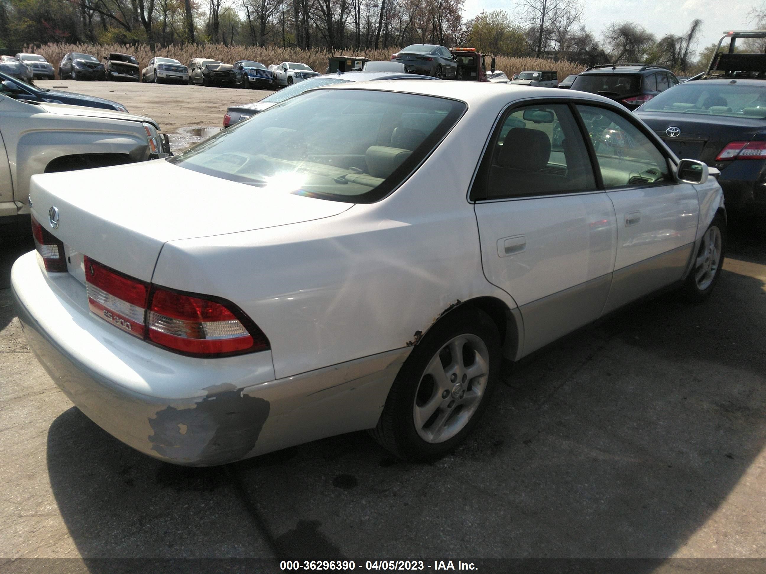 Photo 3 VIN: JT8BF28G210300546 - LEXUS ES 