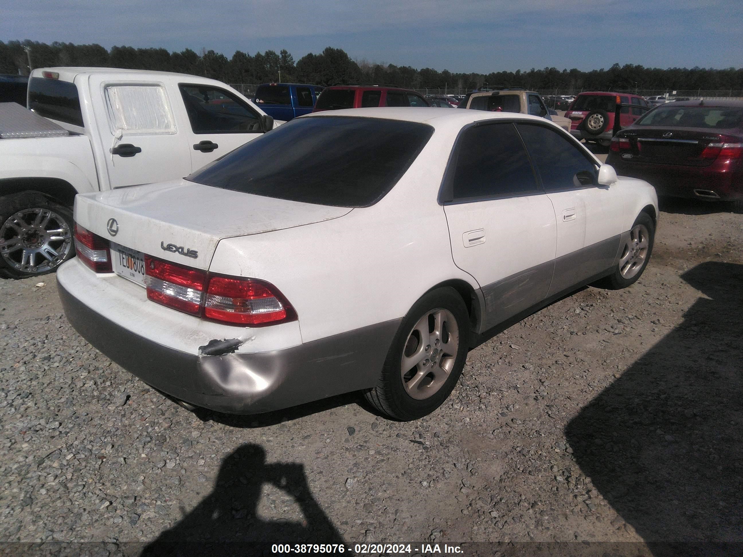 Photo 3 VIN: JT8BF28G215111088 - LEXUS ES 