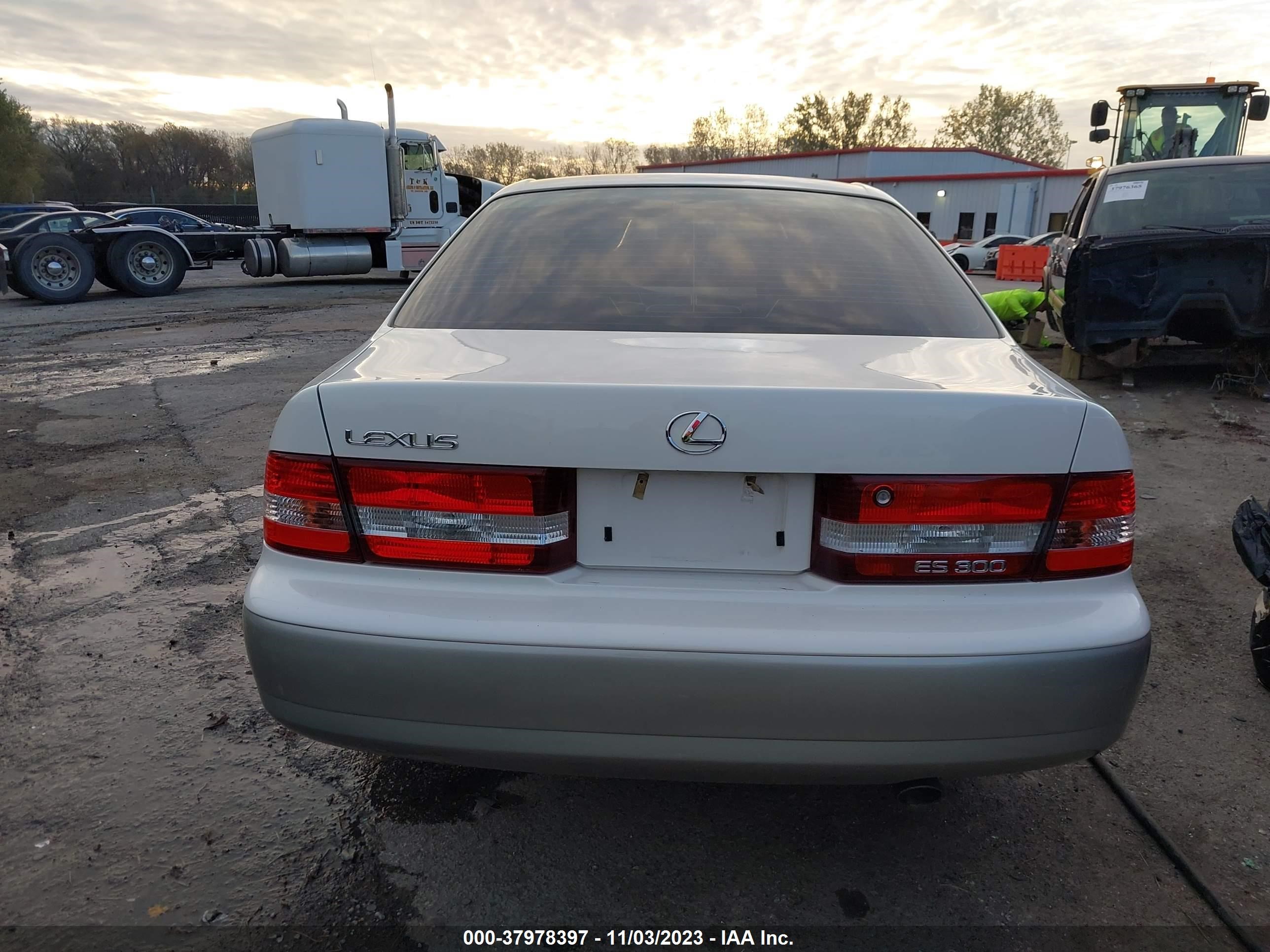 Photo 15 VIN: JT8BF28G3Y5101986 - LEXUS ES 