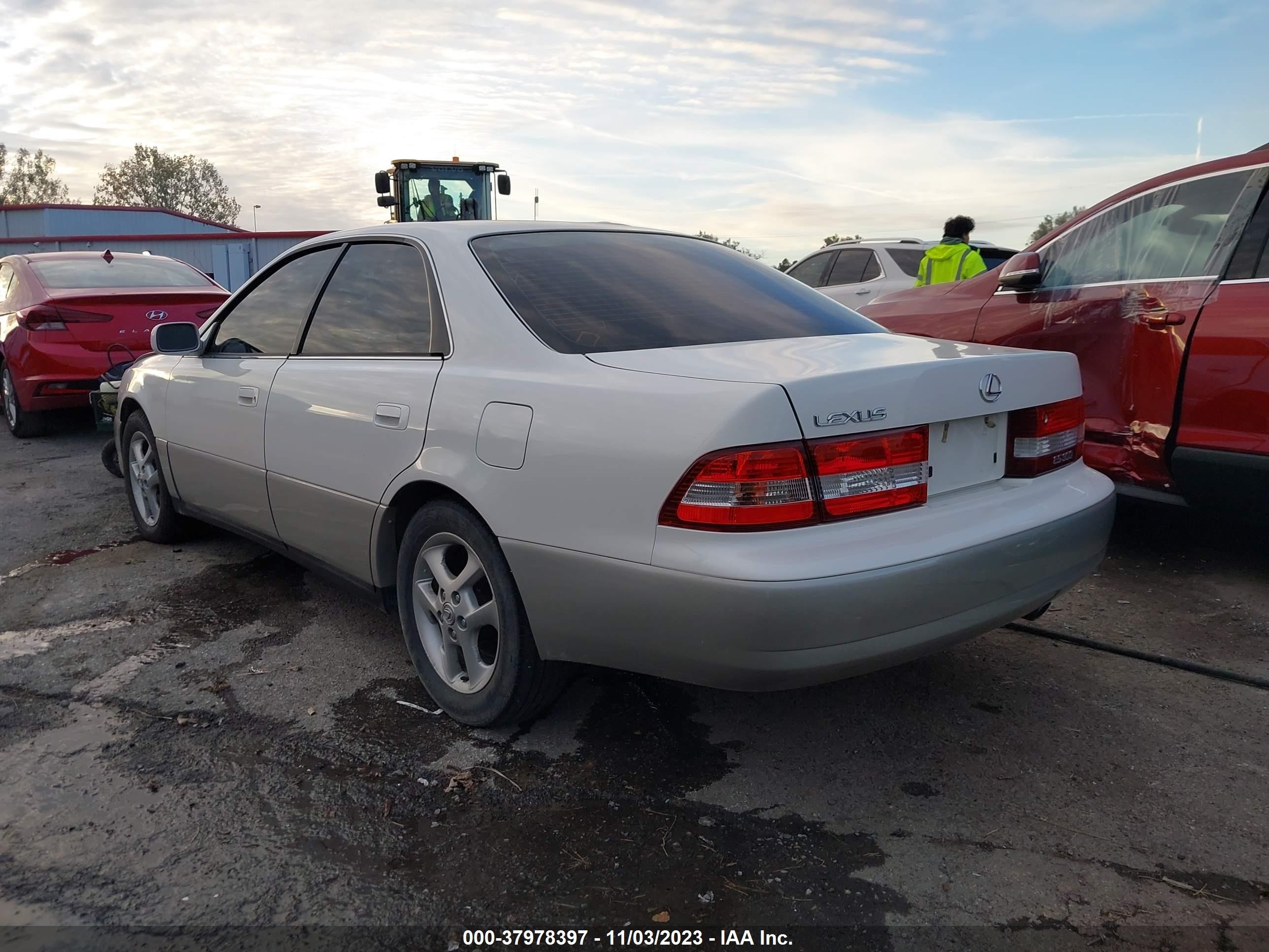 Photo 2 VIN: JT8BF28G3Y5101986 - LEXUS ES 