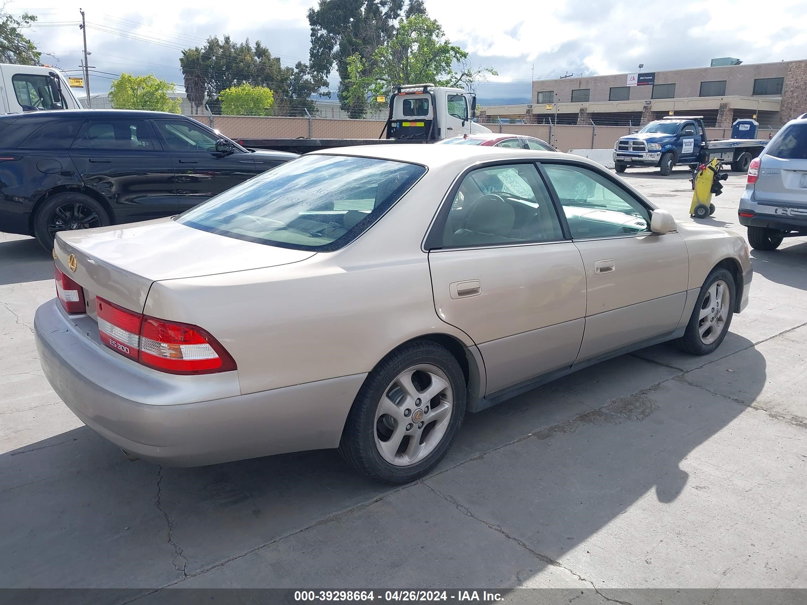 Photo 3 VIN: JT8BF28G510338790 - LEXUS ES 