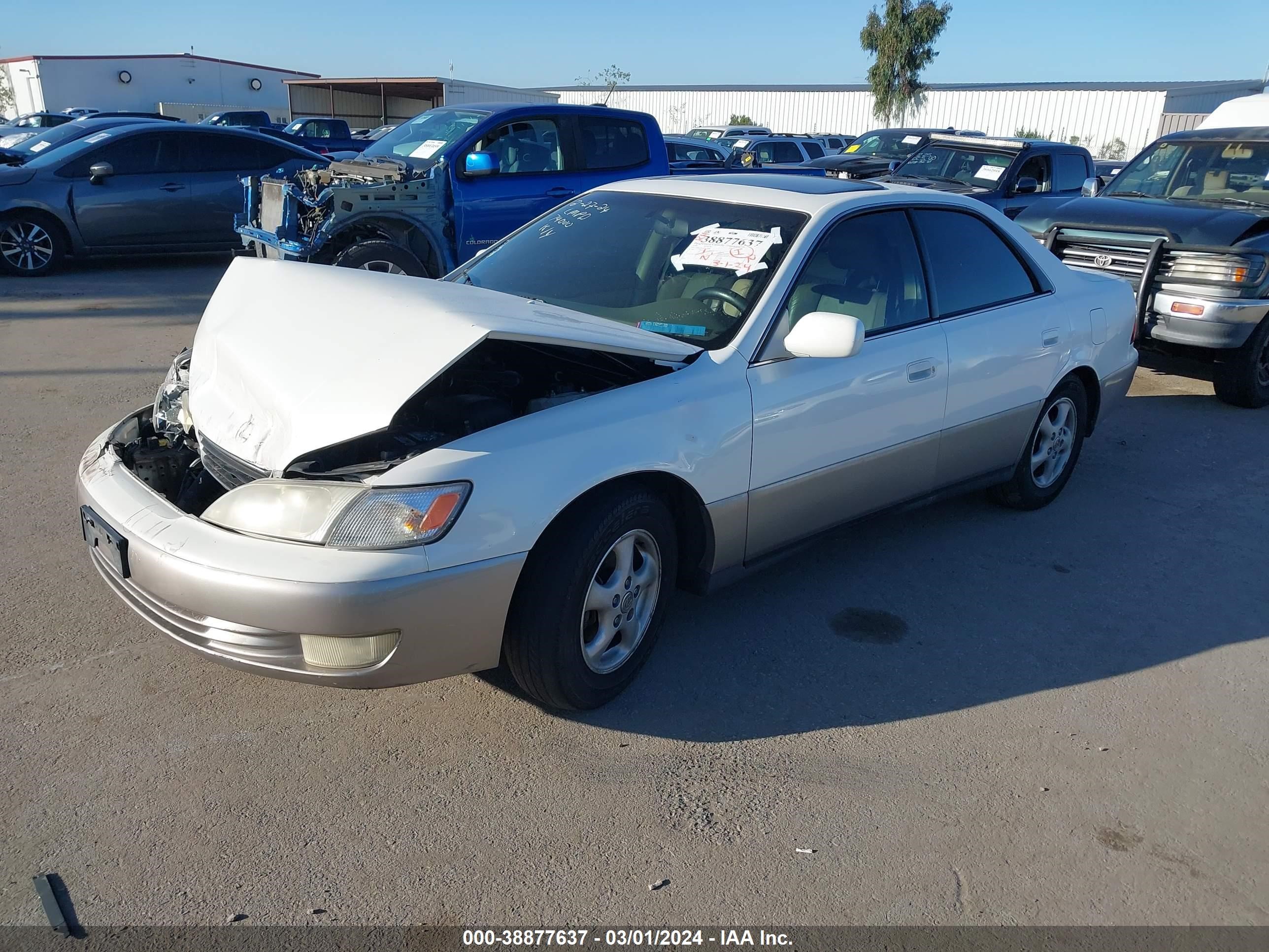 Photo 1 VIN: JT8BF28G5X0174000 - LEXUS ES 