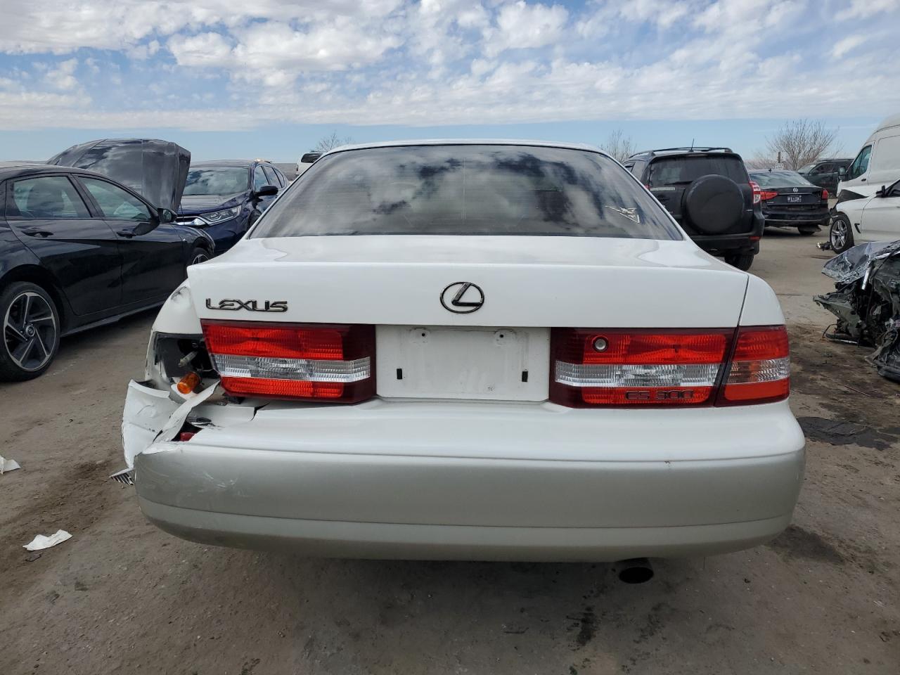 Photo 5 VIN: JT8BF28G5Y5100421 - LEXUS ES 