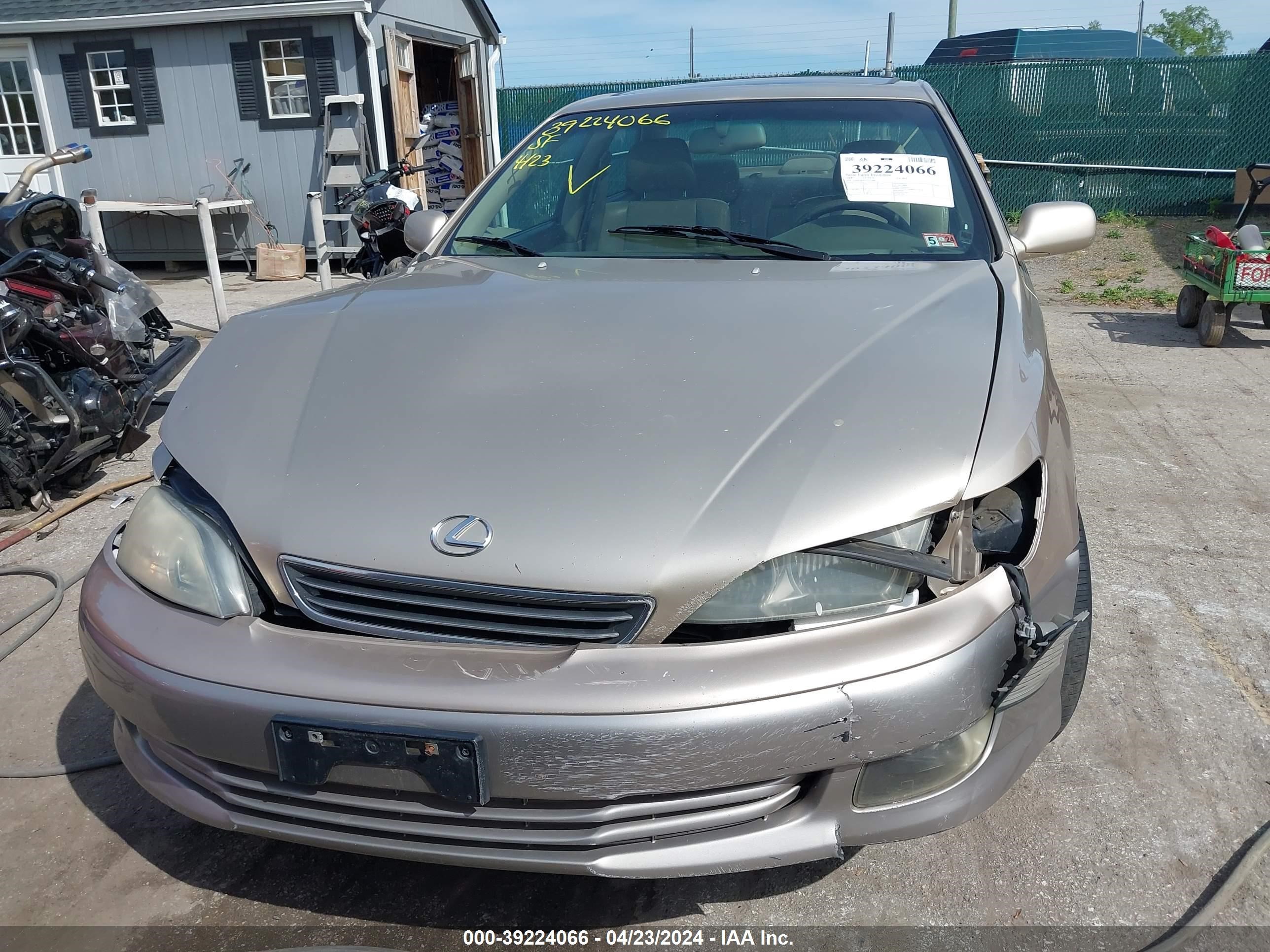 Photo 11 VIN: JT8BF28G6Y0255508 - LEXUS ES 