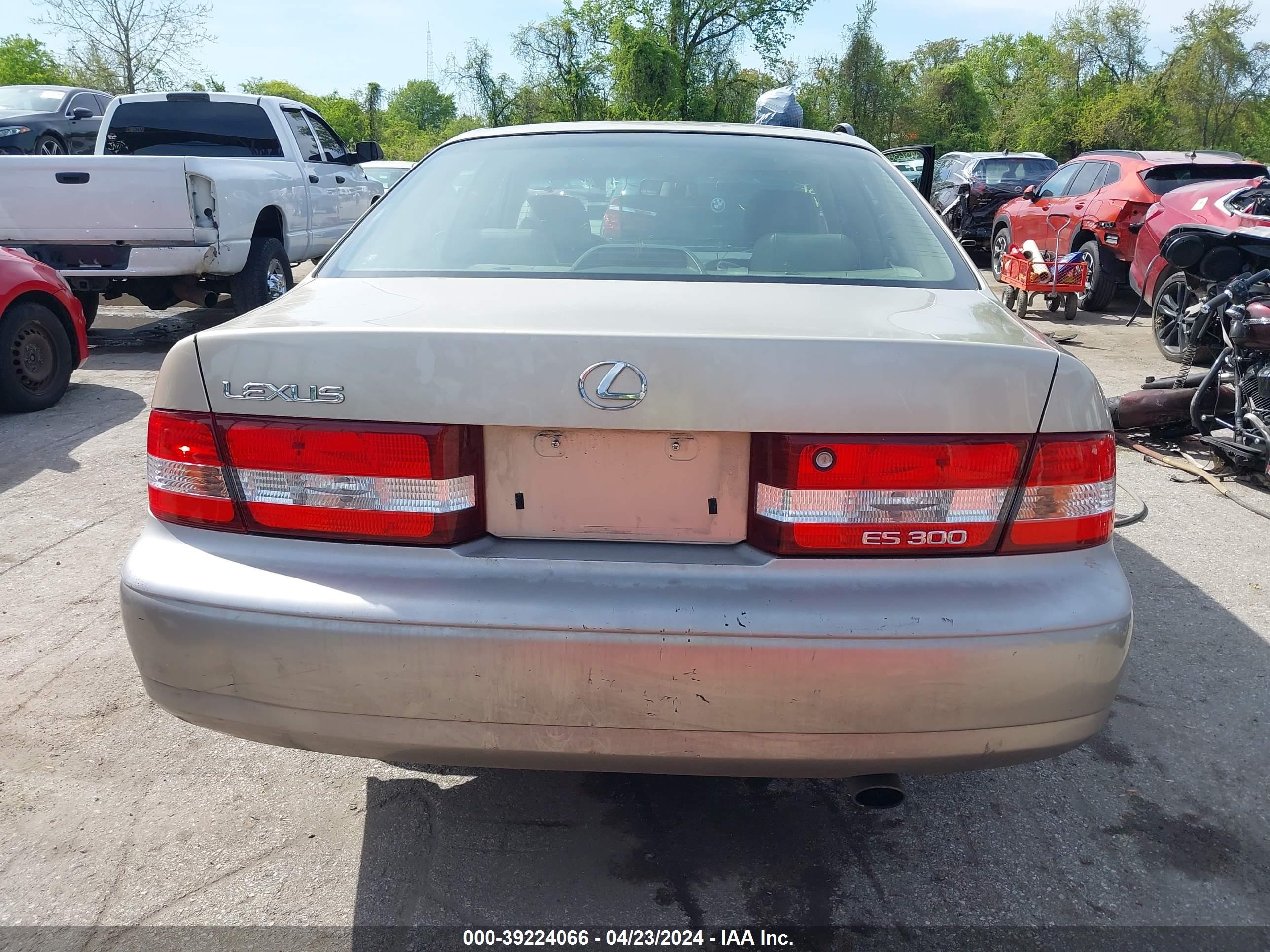 Photo 15 VIN: JT8BF28G6Y0255508 - LEXUS ES 