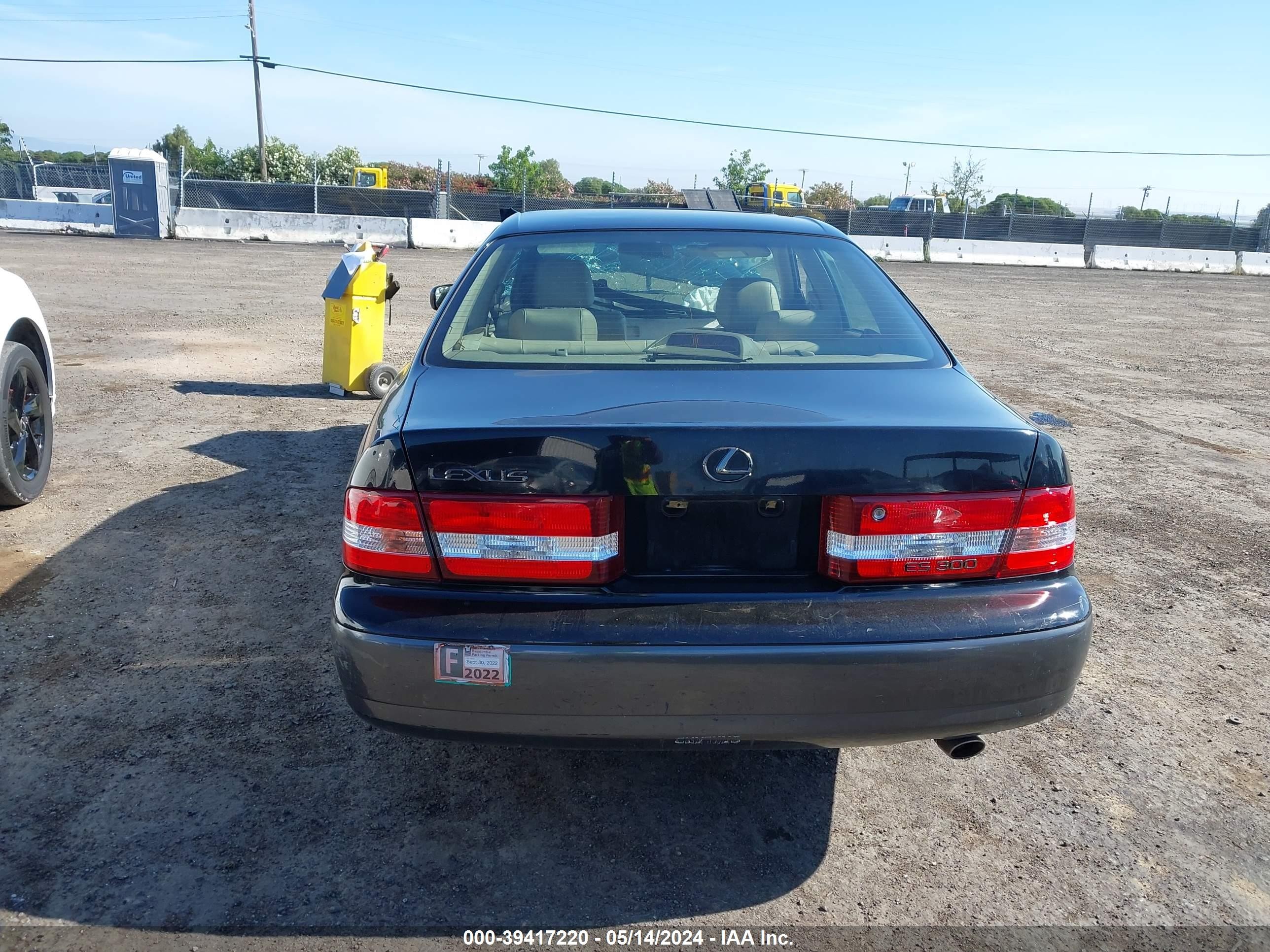 Photo 16 VIN: JT8BF28G6Y0267965 - LEXUS ES 