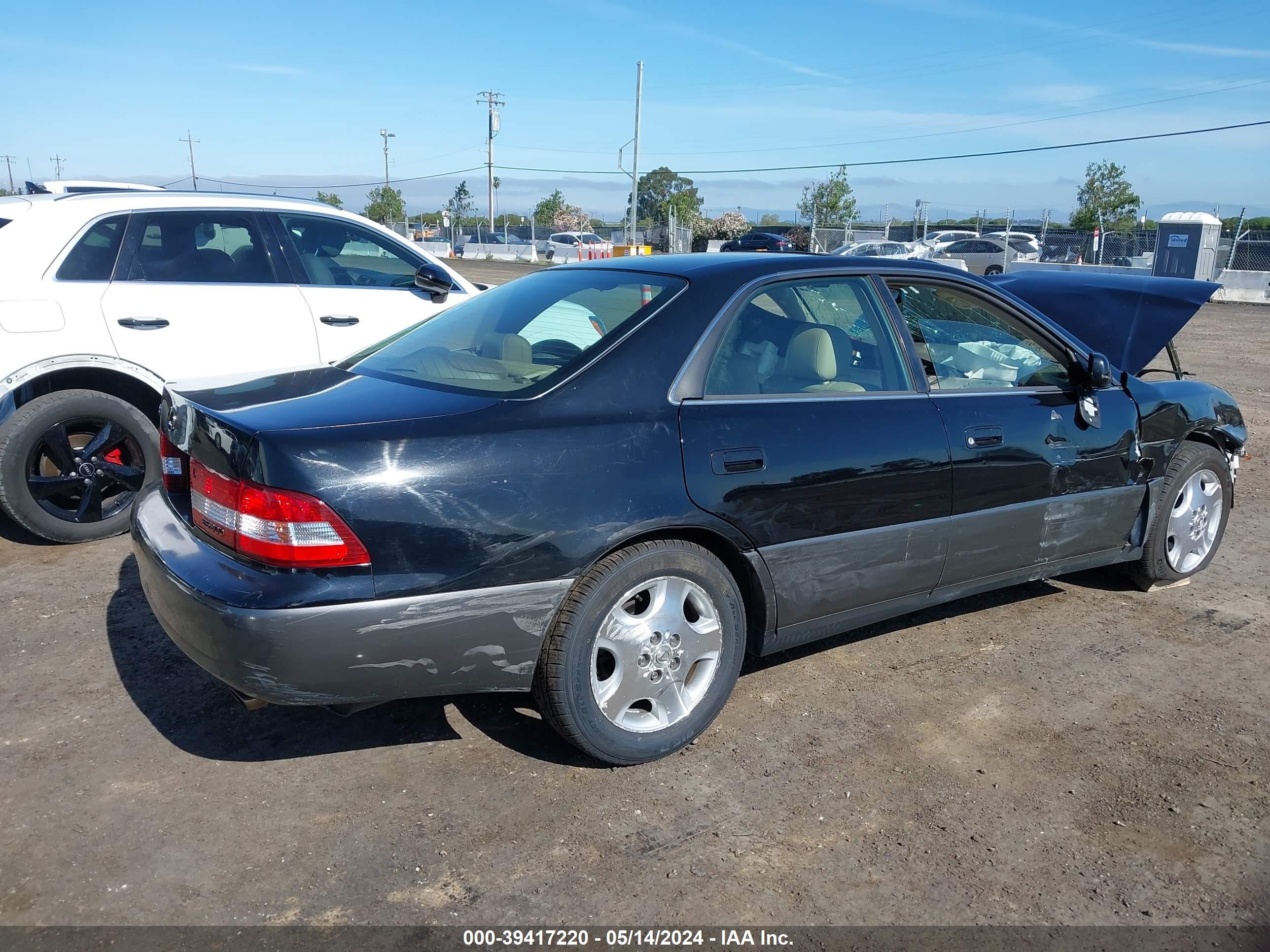 Photo 3 VIN: JT8BF28G6Y0267965 - LEXUS ES 