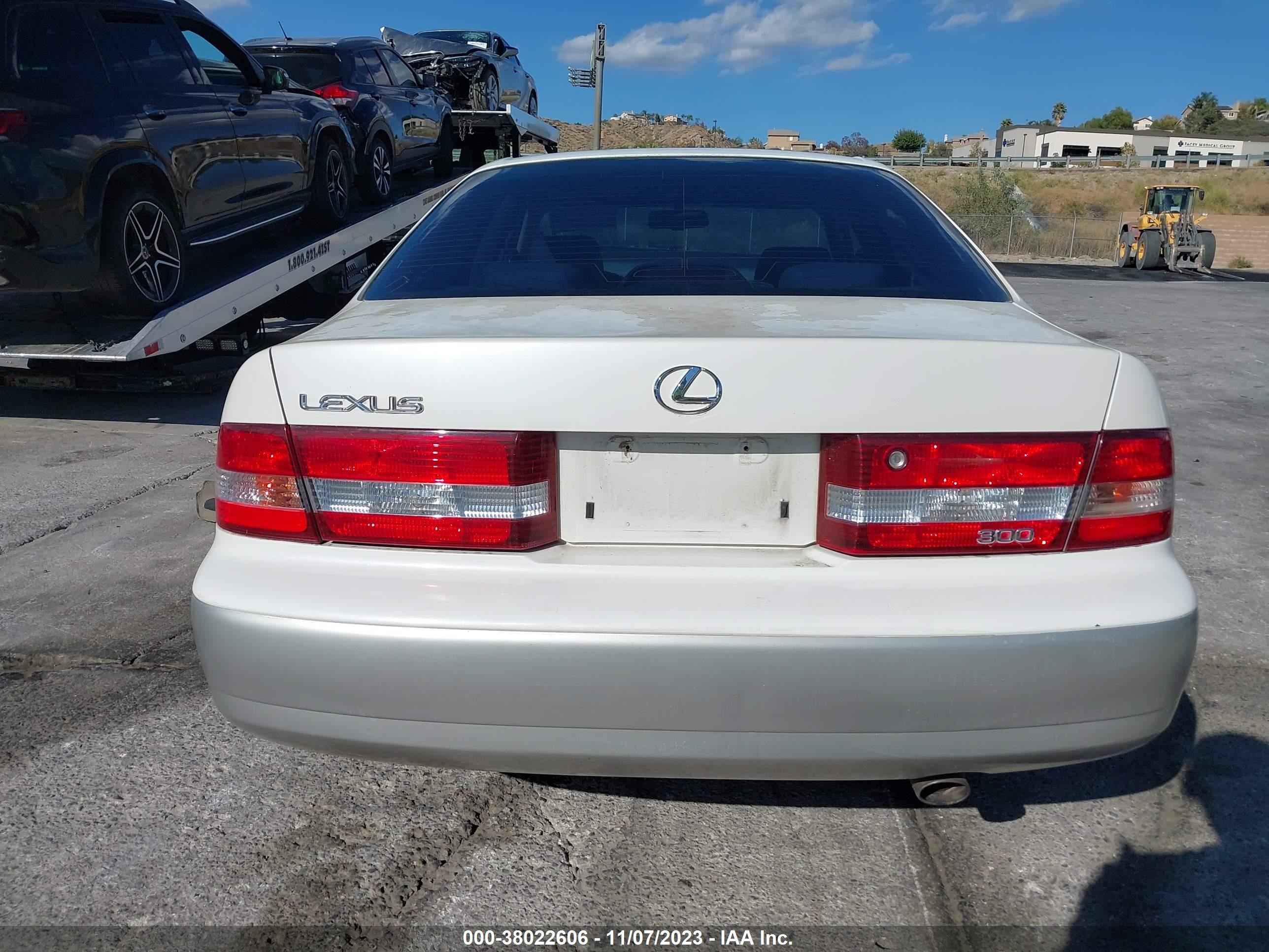 Photo 15 VIN: JT8BF28G815112195 - LEXUS ES 