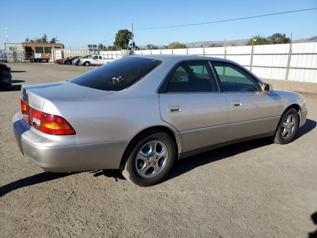 Photo 2 VIN: JT8BF28G9X5066403 - LEXUS ES300 