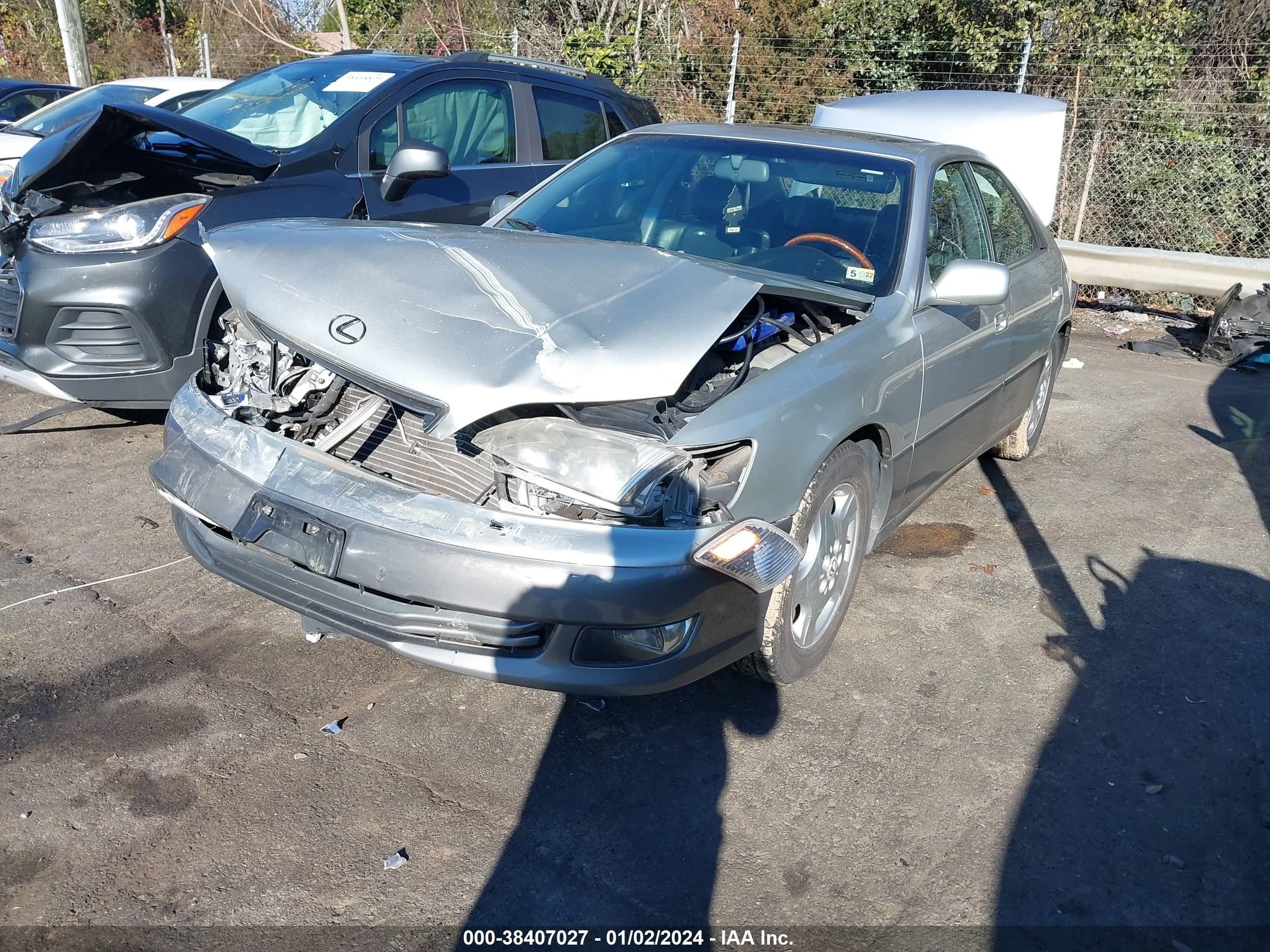 Photo 1 VIN: JT8BF28G9Y0265174 - LEXUS ES 