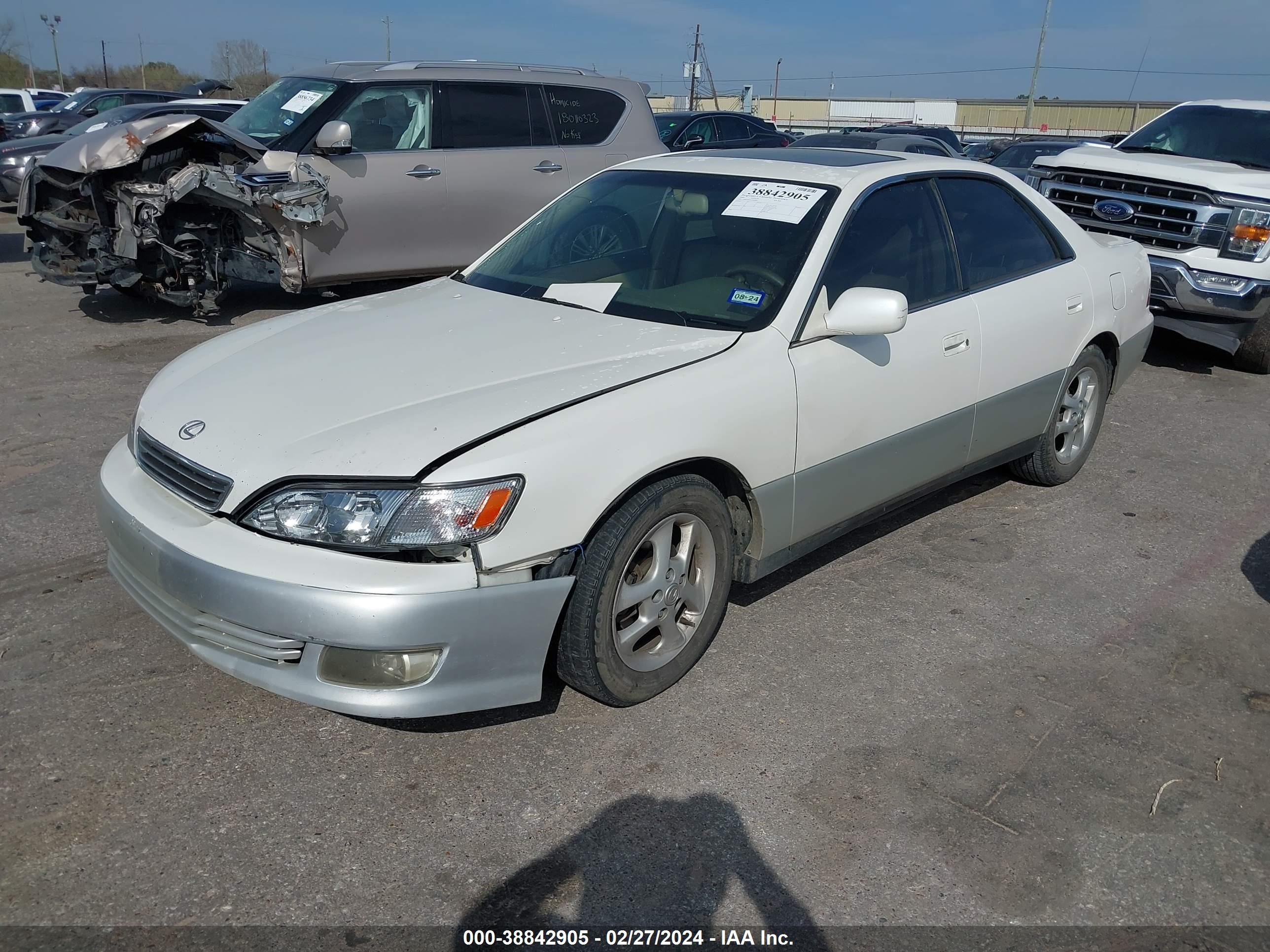 Photo 1 VIN: JT8BF28G9Y5083400 - LEXUS ES 