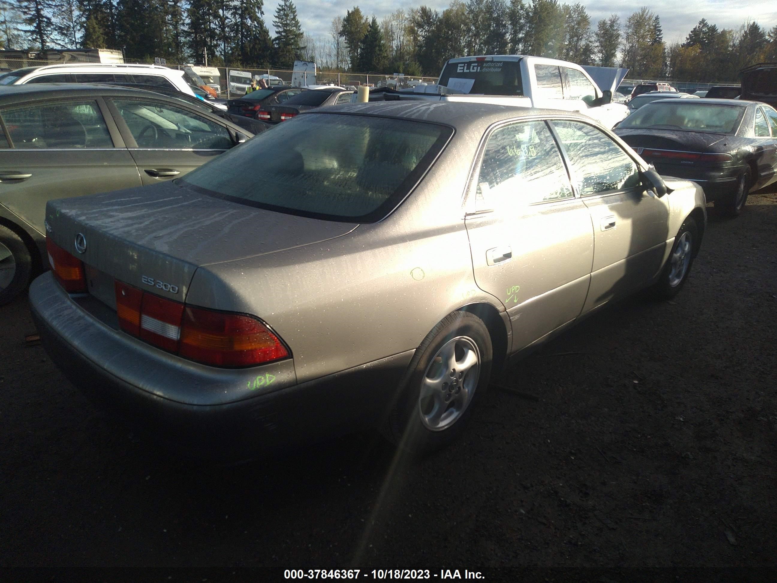 Photo 3 VIN: JT8BF28GXW5033358 - LEXUS ES 