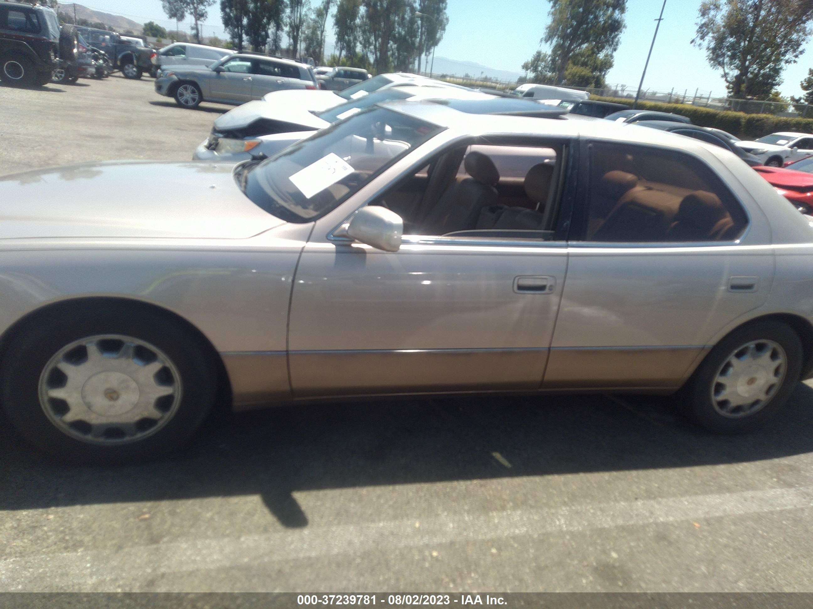 Photo 14 VIN: JT8BH22F1T0045093 - LEXUS LS 