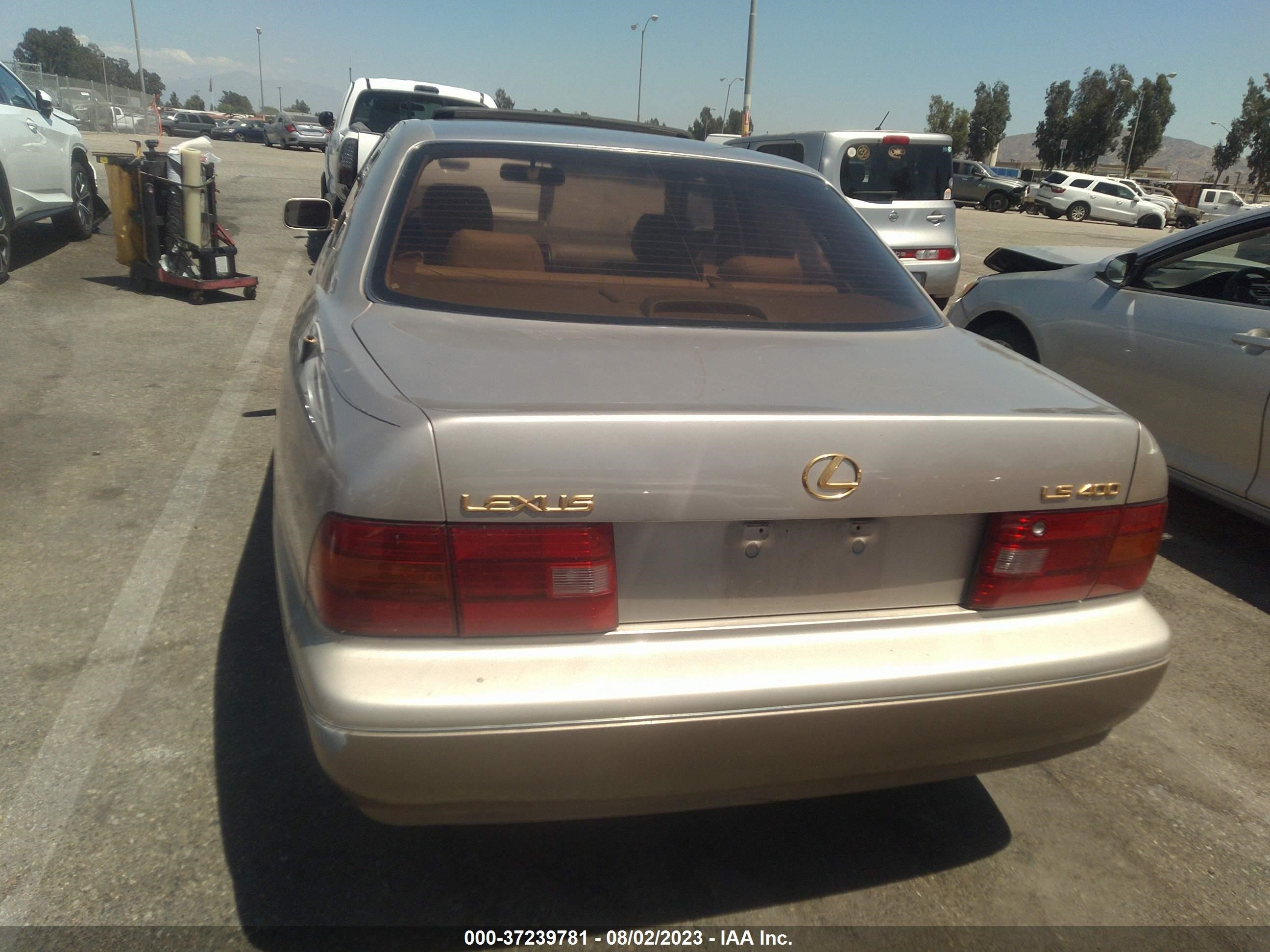 Photo 16 VIN: JT8BH22F1T0045093 - LEXUS LS 