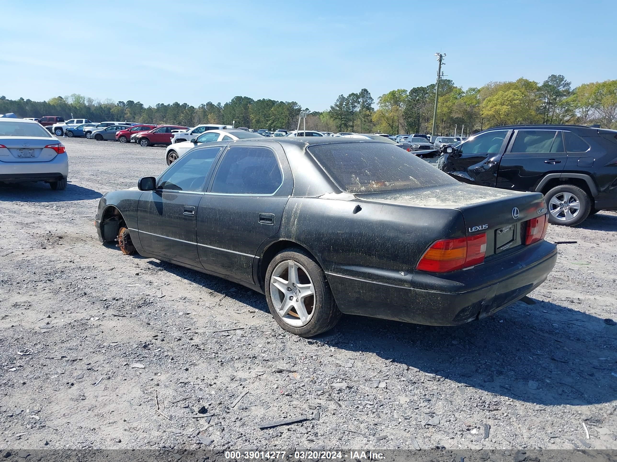 Photo 2 VIN: JT8BH22F2T0066793 - LEXUS LS 