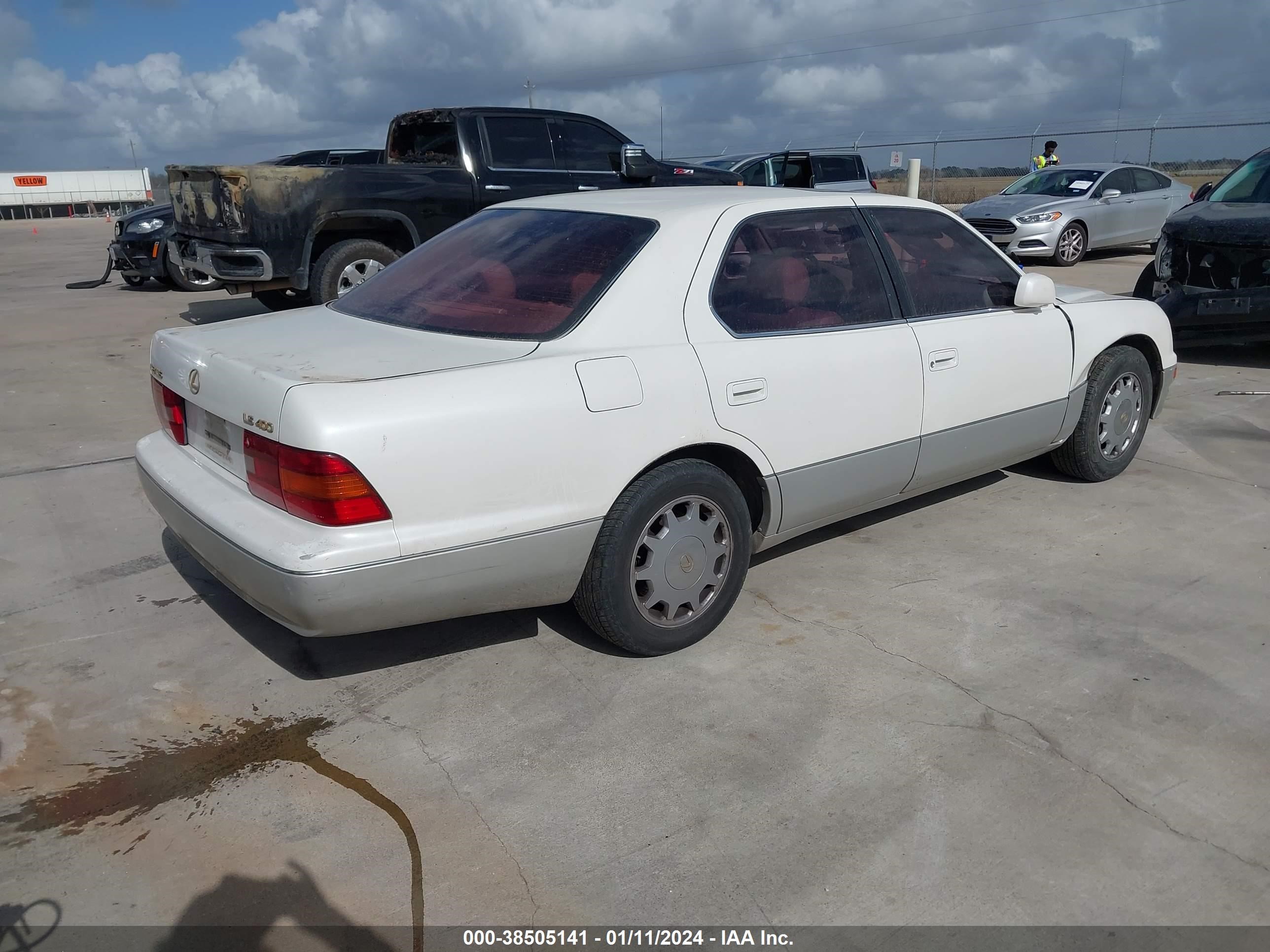 Photo 3 VIN: JT8BH28F0V0081626 - LEXUS LS 