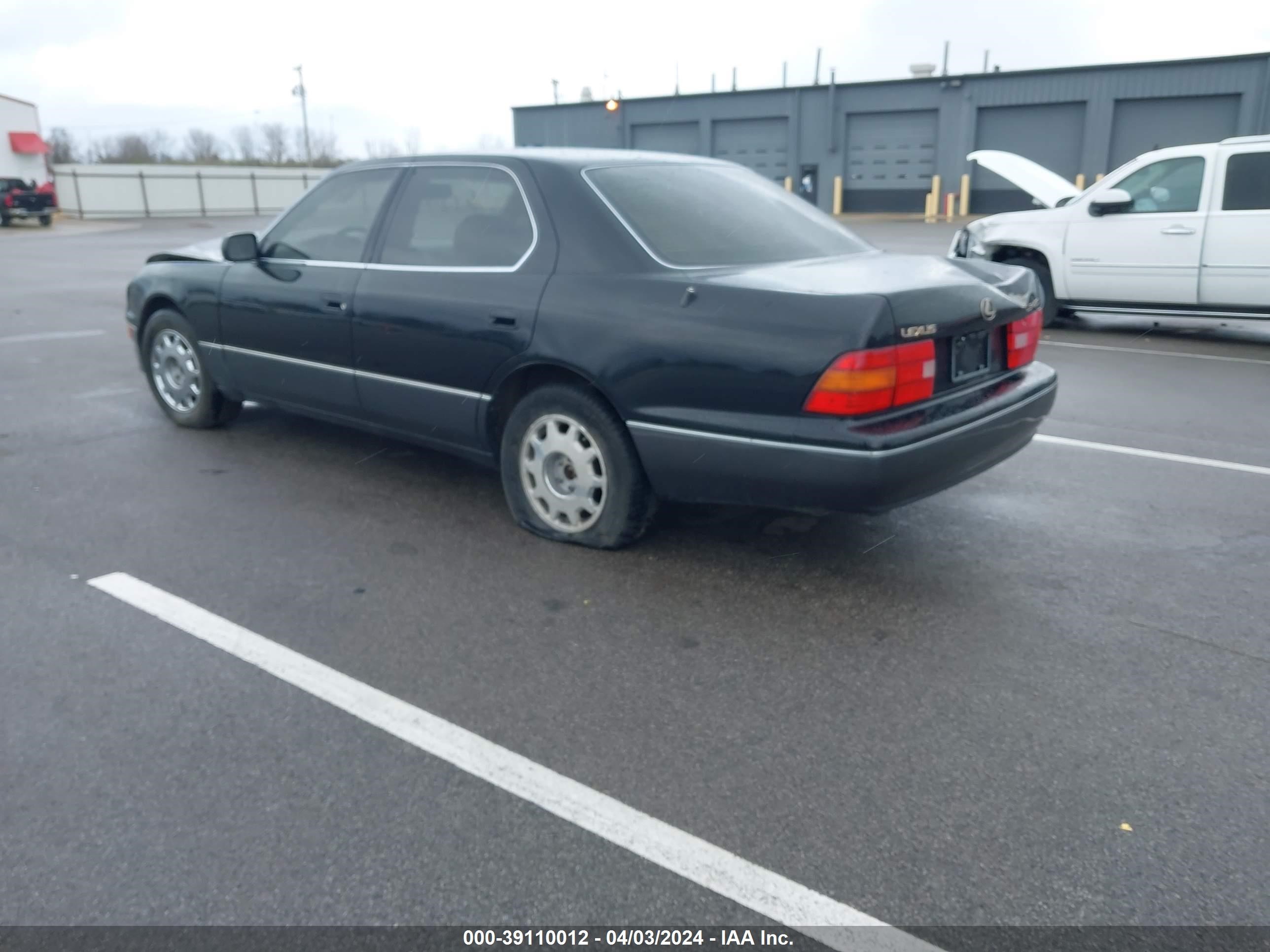 Photo 2 VIN: JT8BH28F0V0087281 - LEXUS LS 