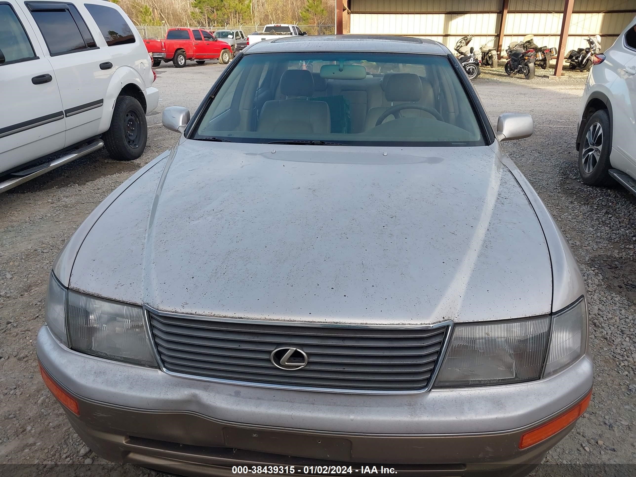 Photo 5 VIN: JT8BH28F0V0091010 - LEXUS LS 