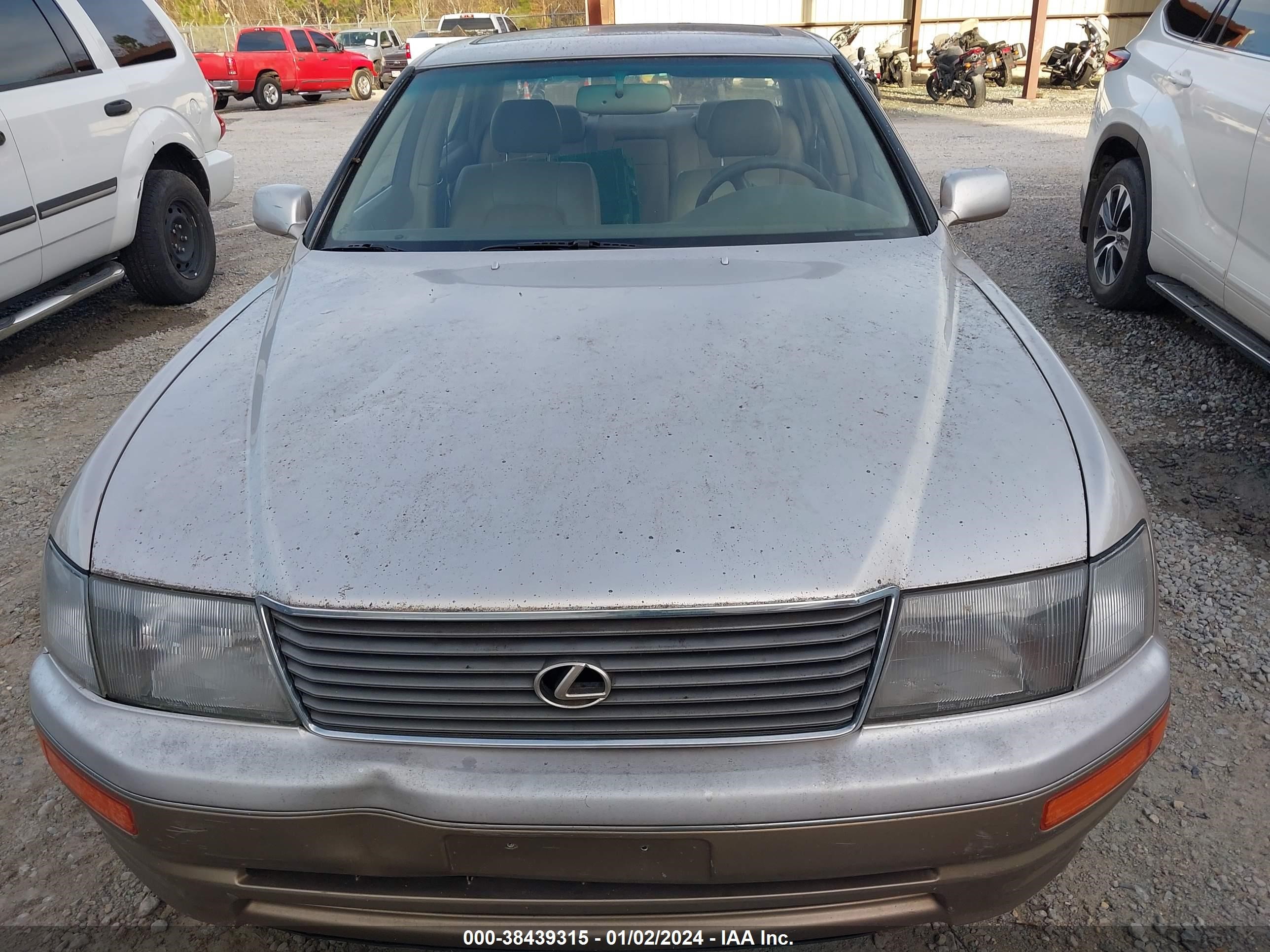 Photo 9 VIN: JT8BH28F0V0091010 - LEXUS LS 