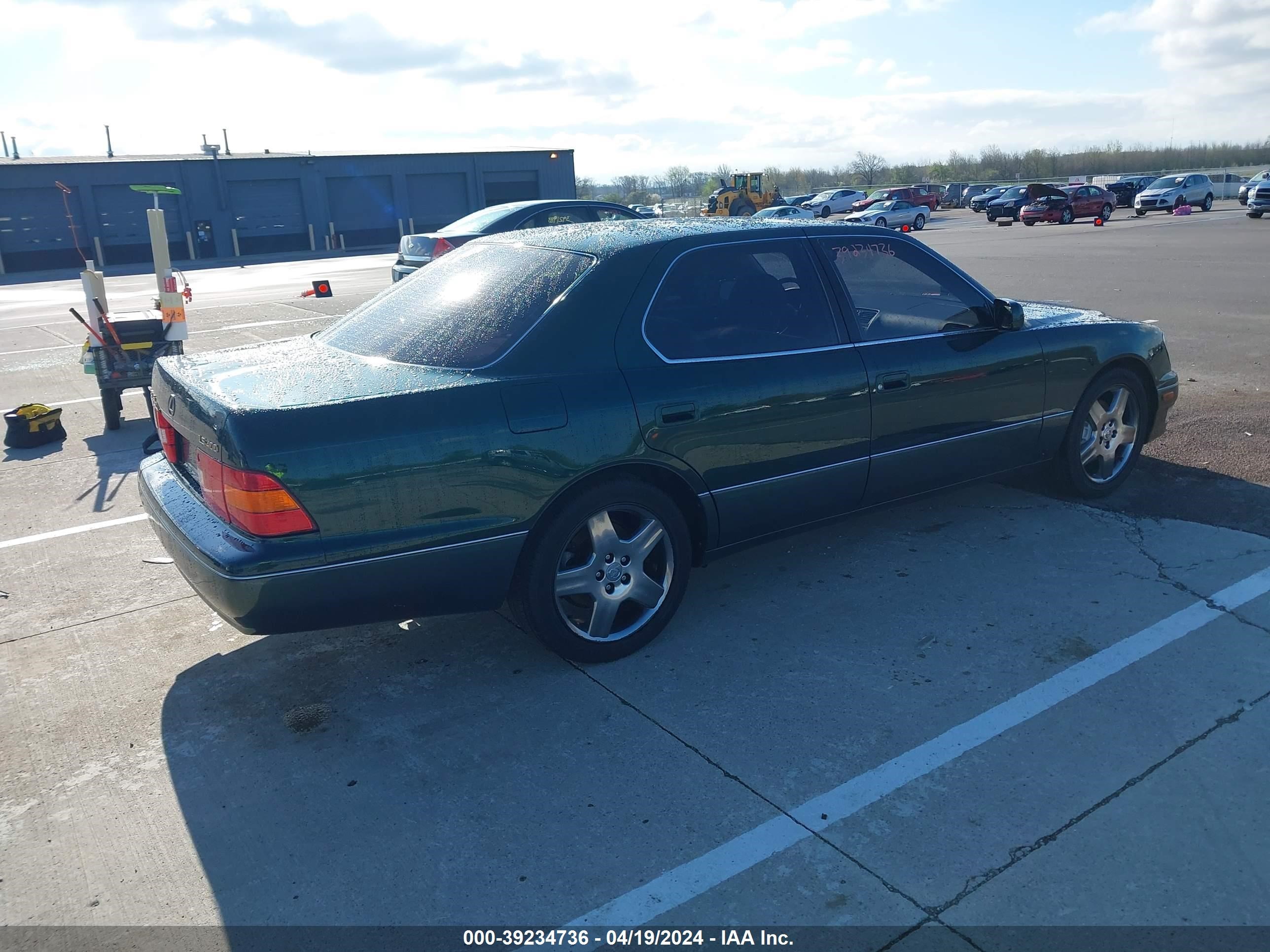 Photo 3 VIN: JT8BH28F0X0158286 - LEXUS LS 