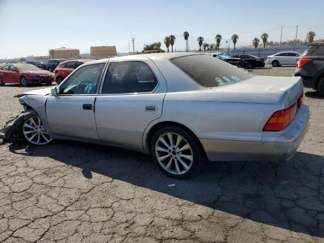 Photo 1 VIN: JT8BH28F2W0116765 - LEXUS LS 400 