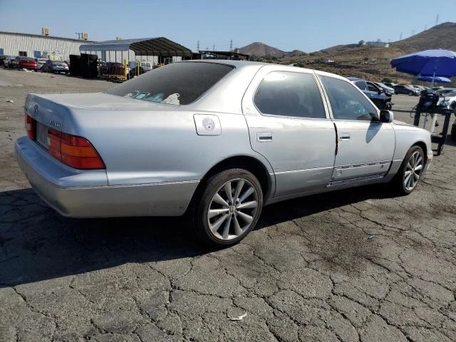 Photo 2 VIN: JT8BH28F2W0116765 - LEXUS LS 400 