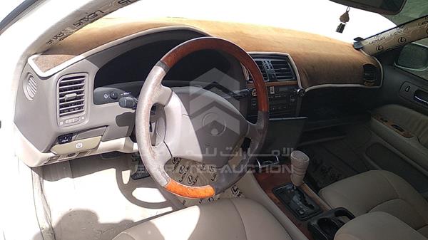 Photo 10 VIN: JT8BH28F3W0105922 - LEXUS LS400 