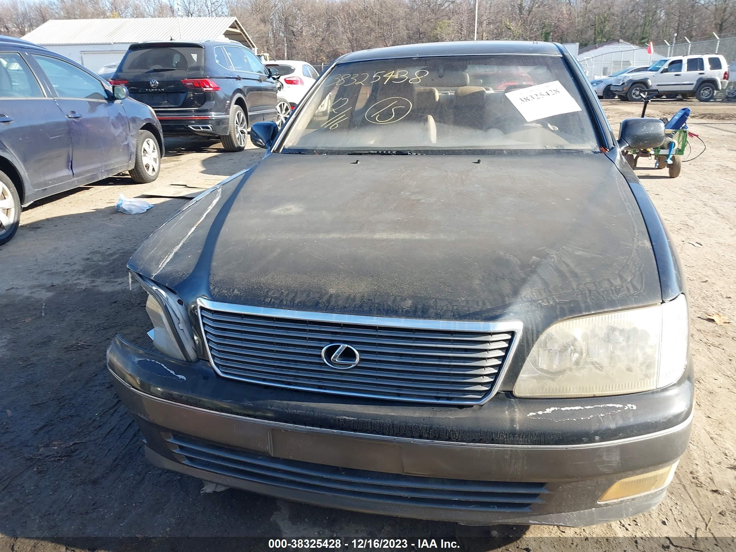 Photo 10 VIN: JT8BH28F4W0103662 - LEXUS LS 