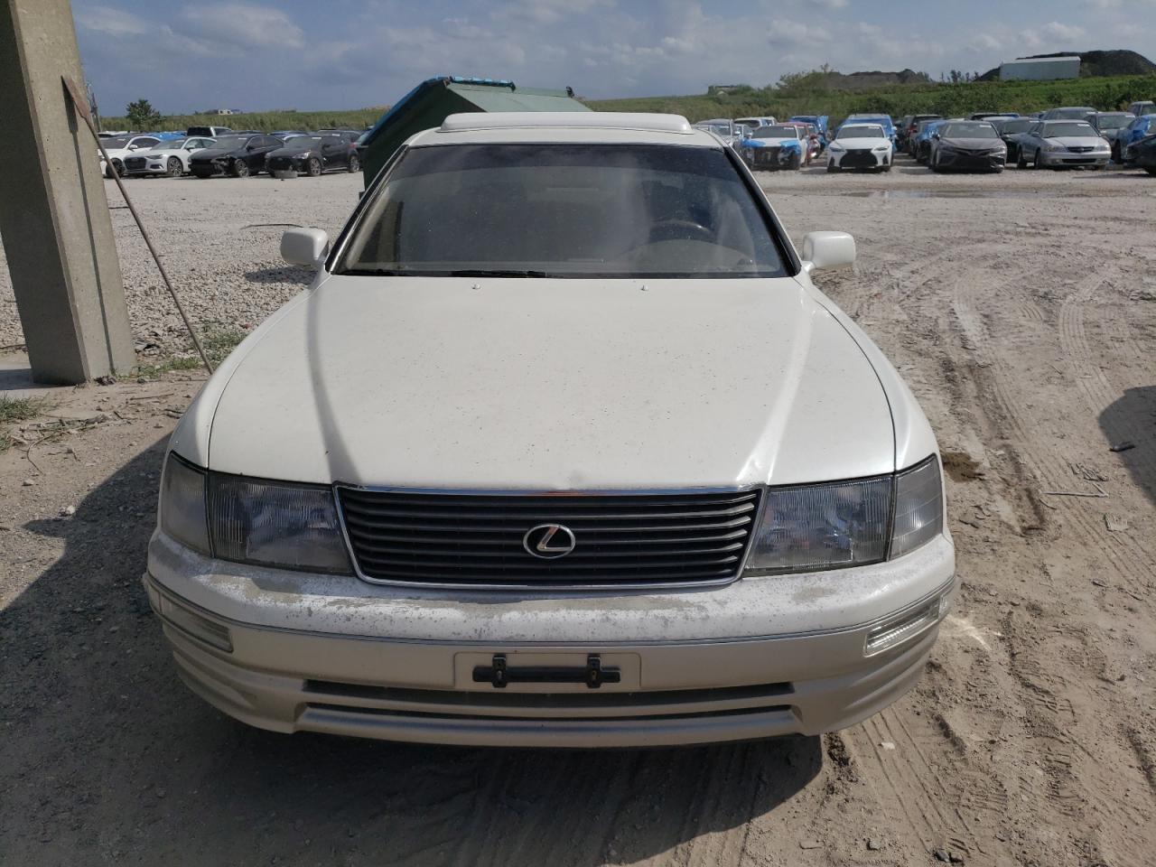 Photo 4 VIN: JT8BH28F5V0073330 - LEXUS LS 