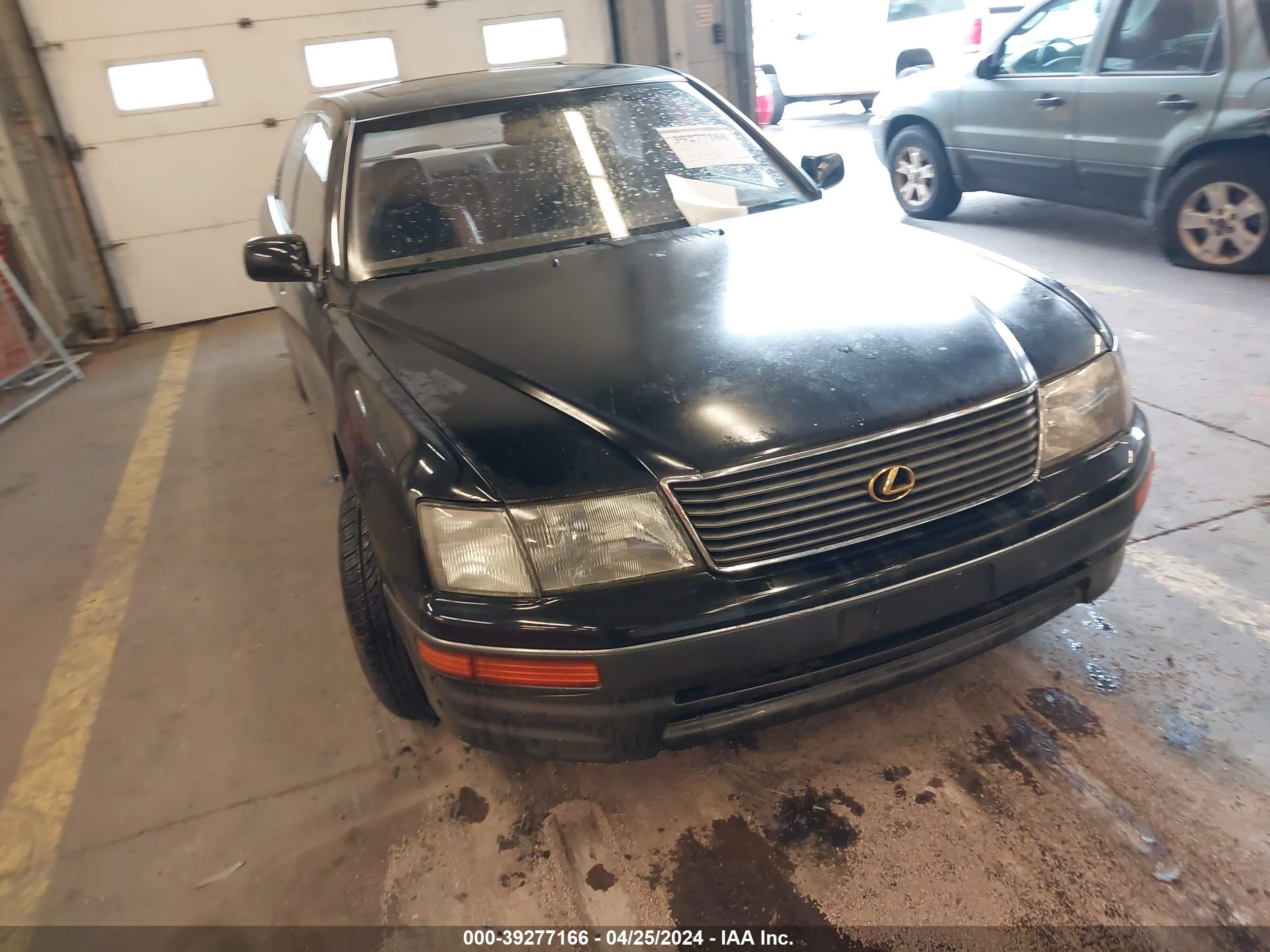 Photo 15 VIN: JT8BH28F5V0091231 - LEXUS LS 