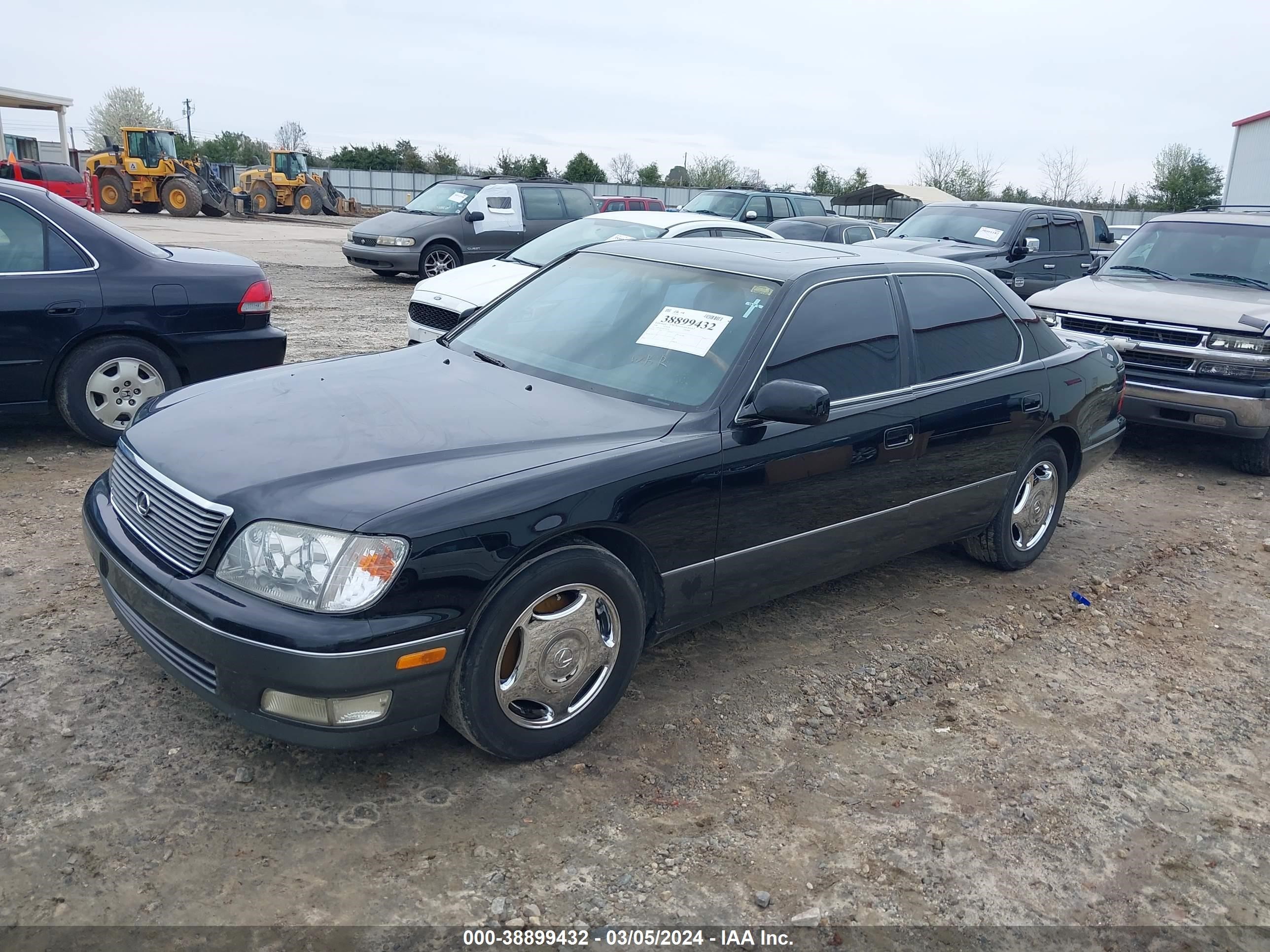 Photo 1 VIN: JT8BH28F9W0120375 - LEXUS LS 