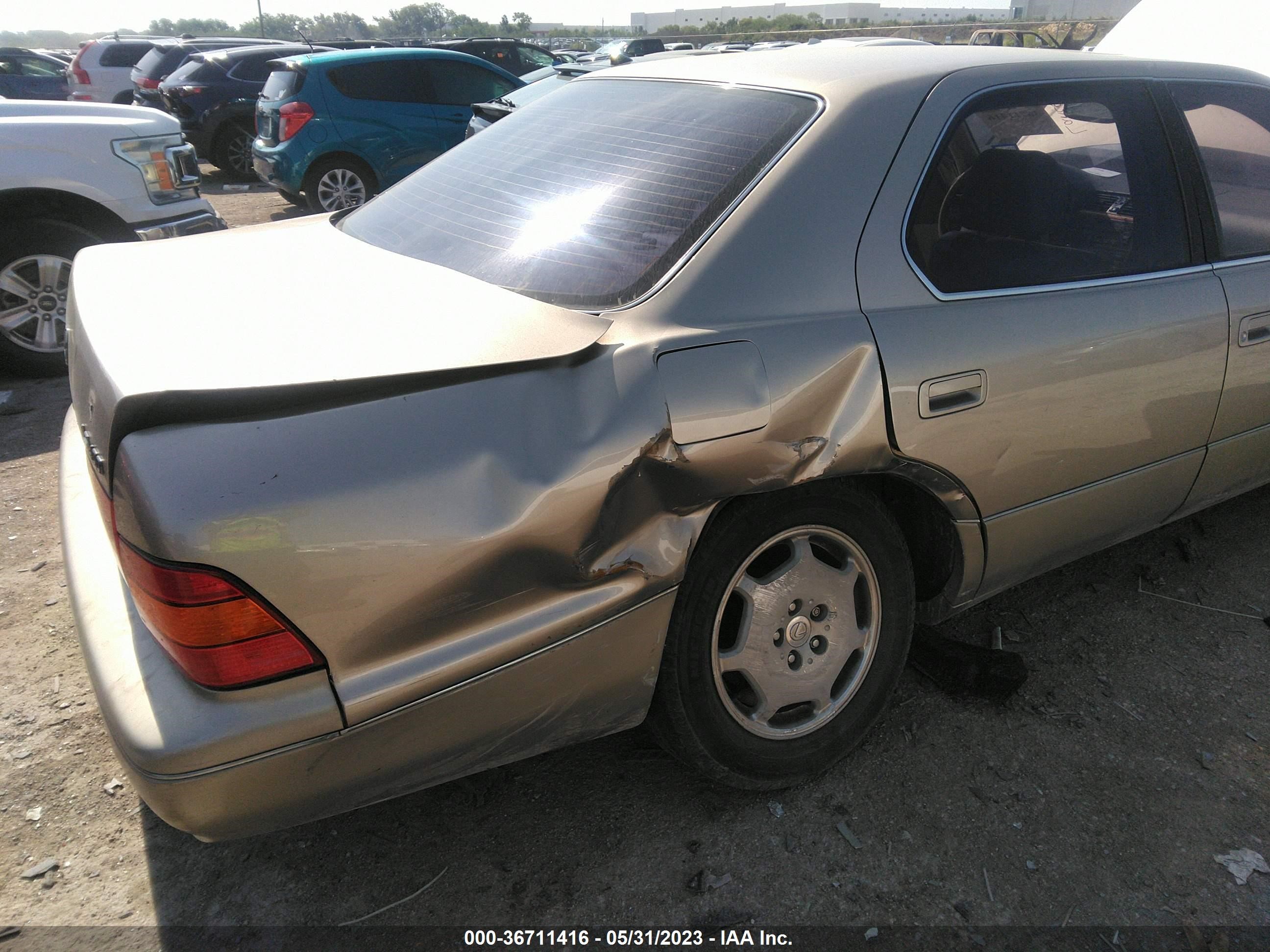 Photo 11 VIN: JT8BH28FXY0179776 - LEXUS LS 