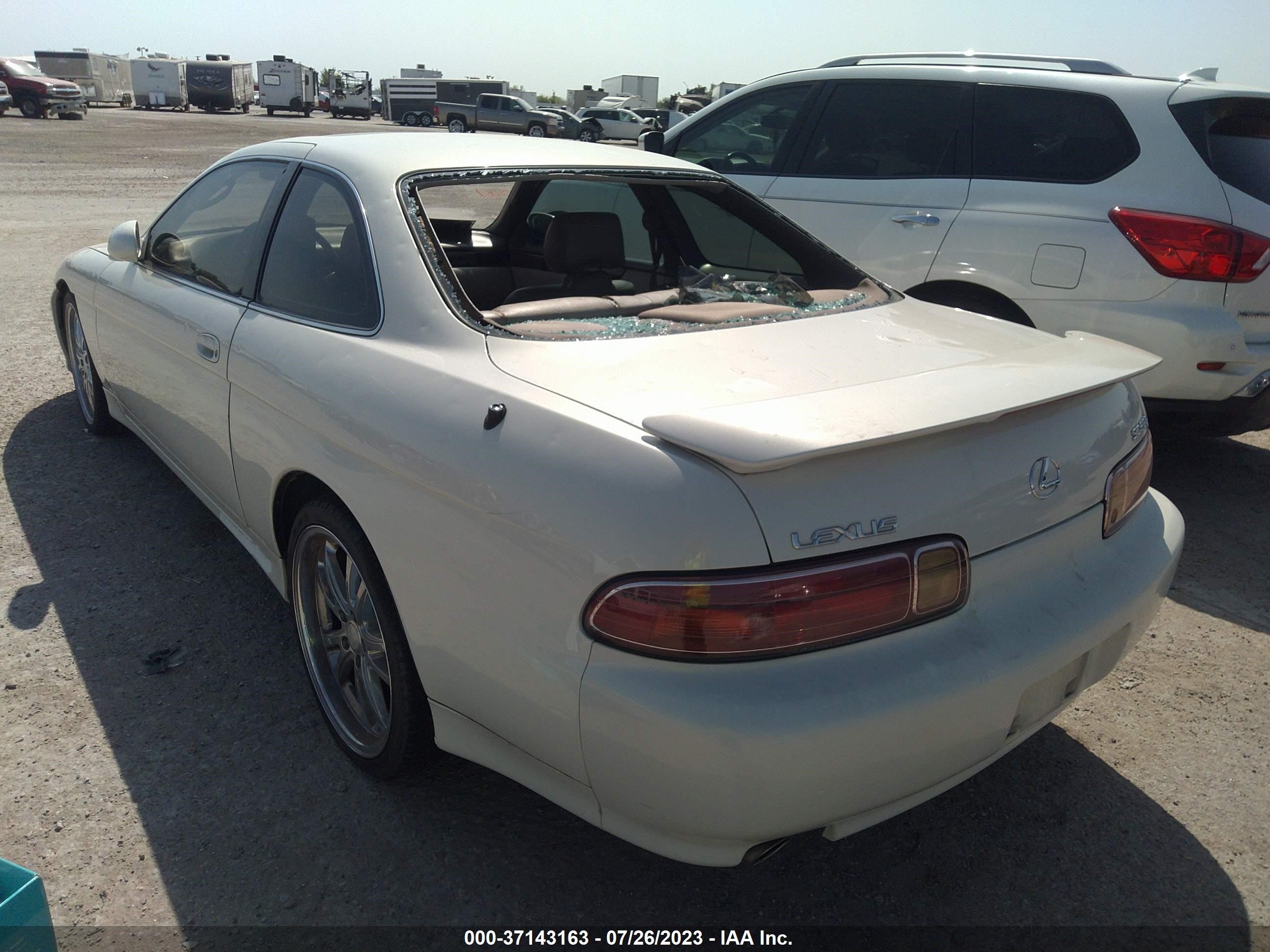 Photo 2 VIN: JT8CD32Z0Y1006691 - LEXUS SC 