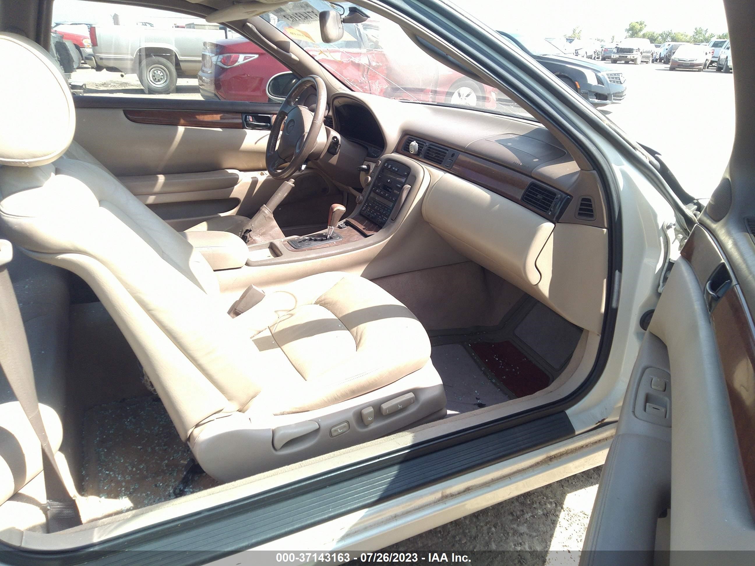 Photo 4 VIN: JT8CD32Z0Y1006691 - LEXUS SC 