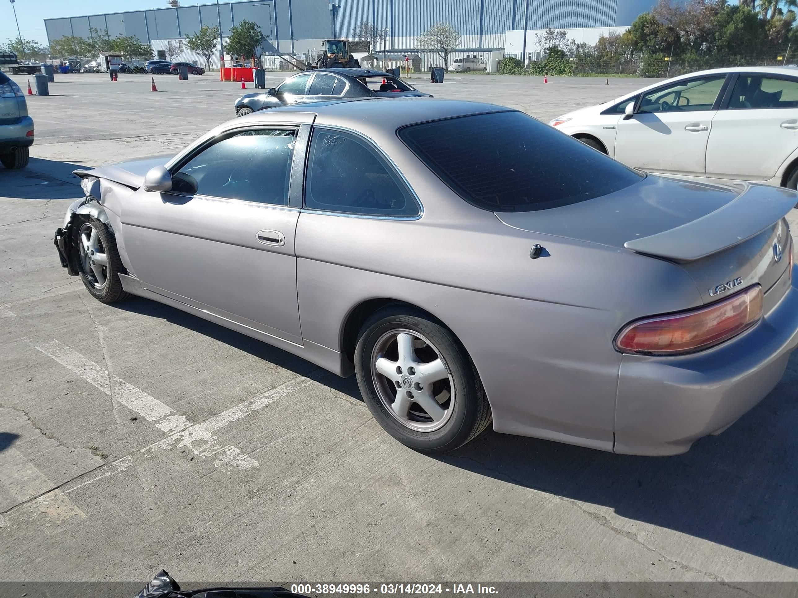 Photo 2 VIN: JT8CD32Z1V1000300 - LEXUS SC 