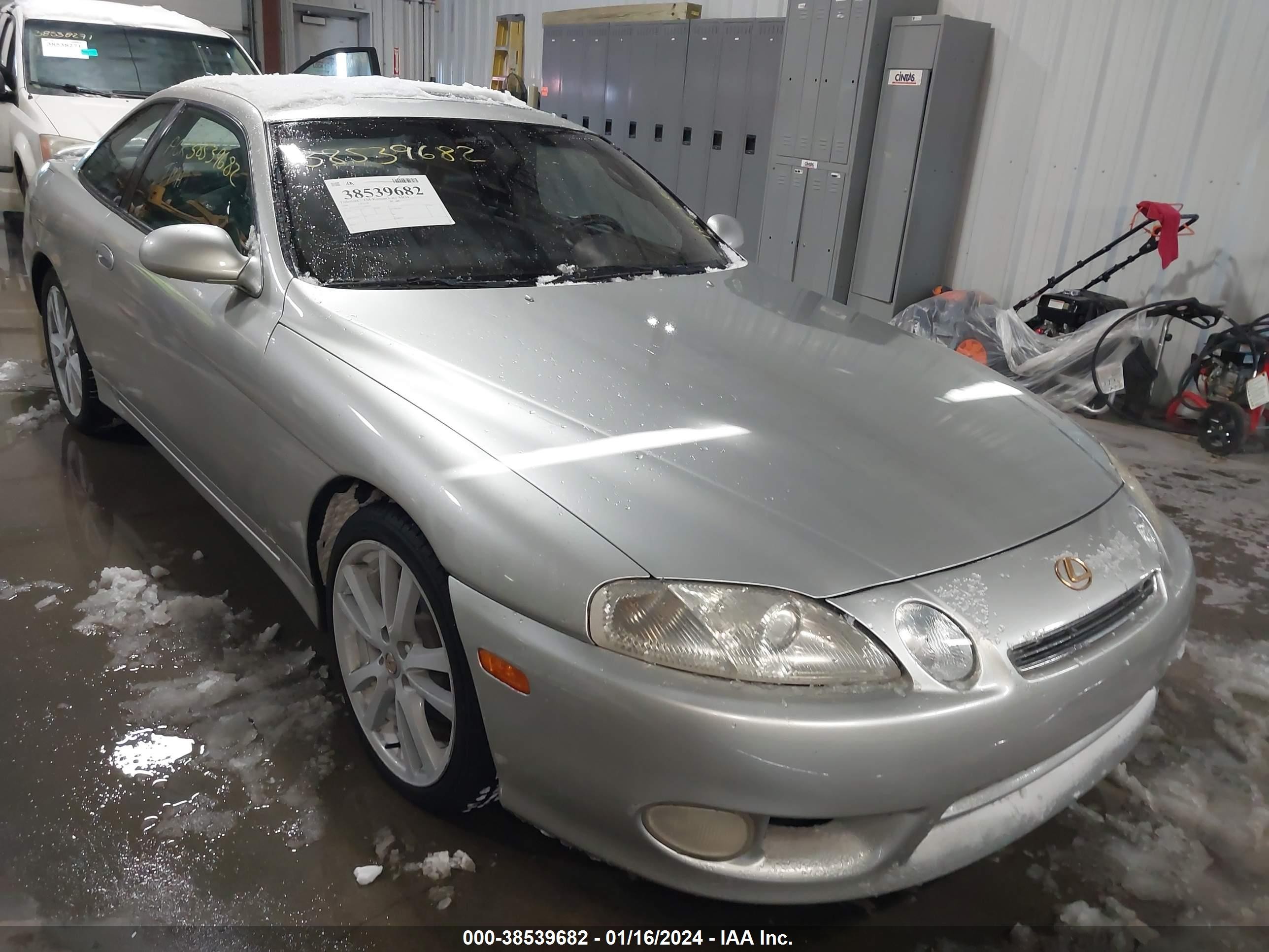 Photo 5 VIN: JT8CD32Z2Y1006742 - LEXUS SC 