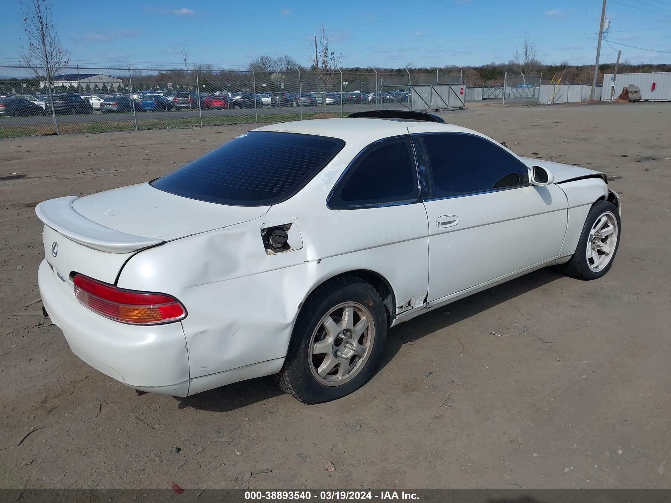 Photo 3 VIN: JT8CH32Y8T0050514 - LEXUS SC 