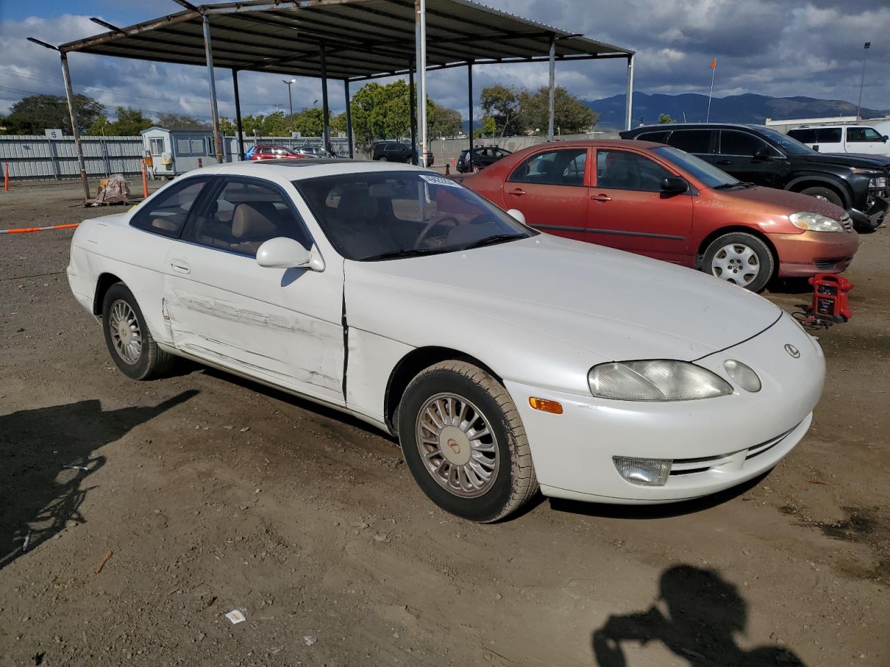 Photo 3 VIN: JT8JZ31C8N0002167 - LEXUS SC 