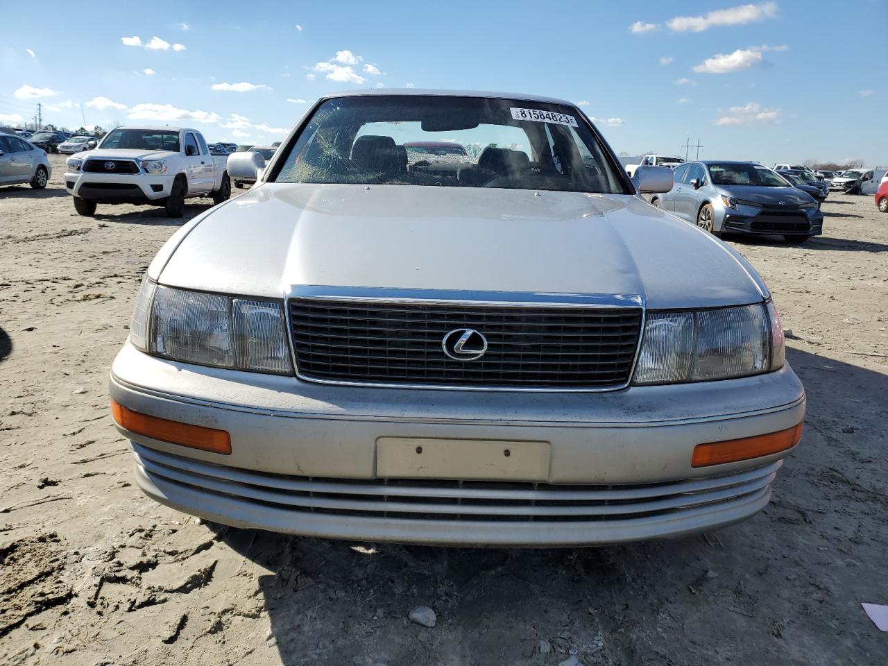 Photo 4 VIN: JT8UF11E3P0180258 - LEXUS LS 